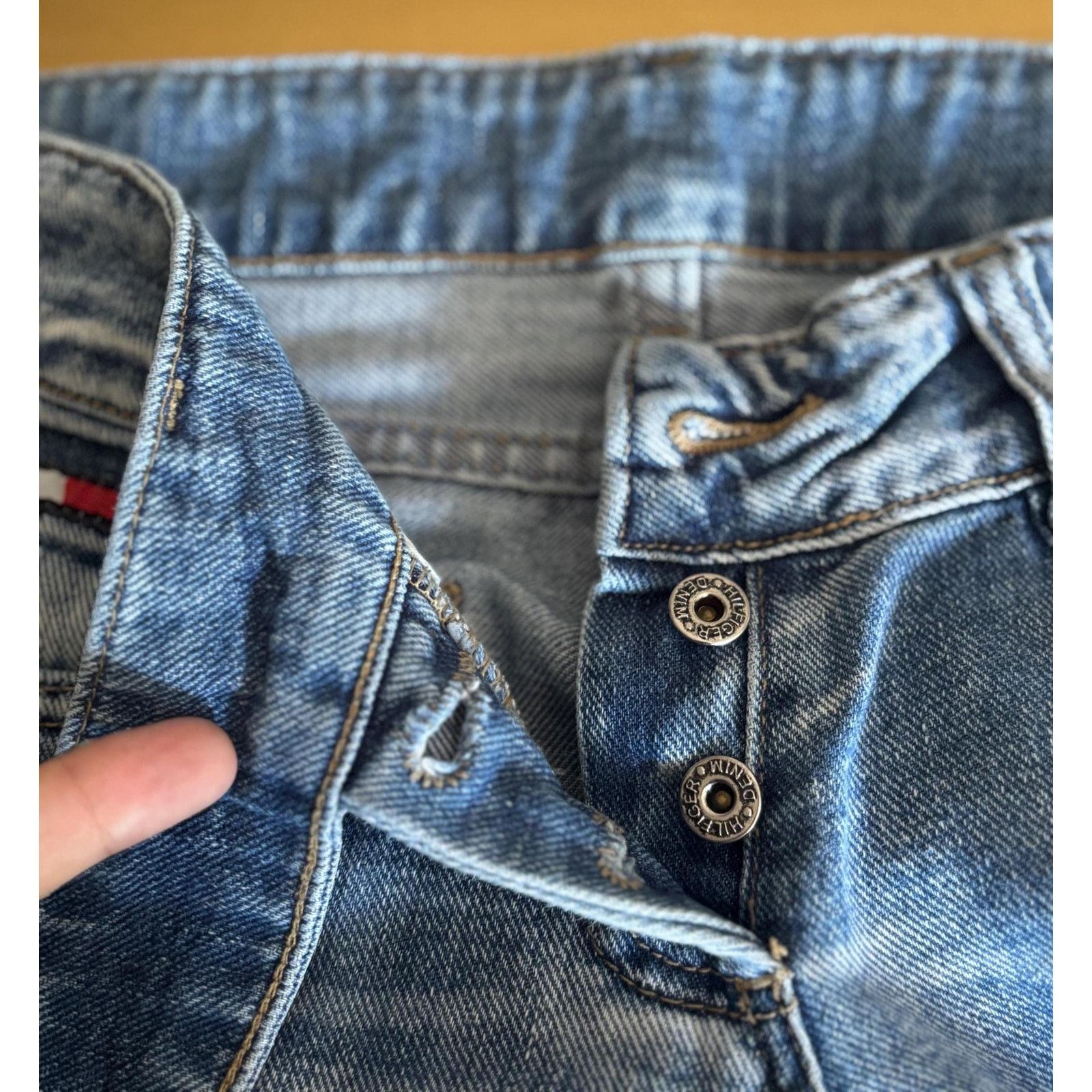 Tommy Hilfiger Tommy Hilfiger Jeans W26 L34 2000s Distressed Y2K Denim Size US 26 / EU 42 - 9 Thumbnail