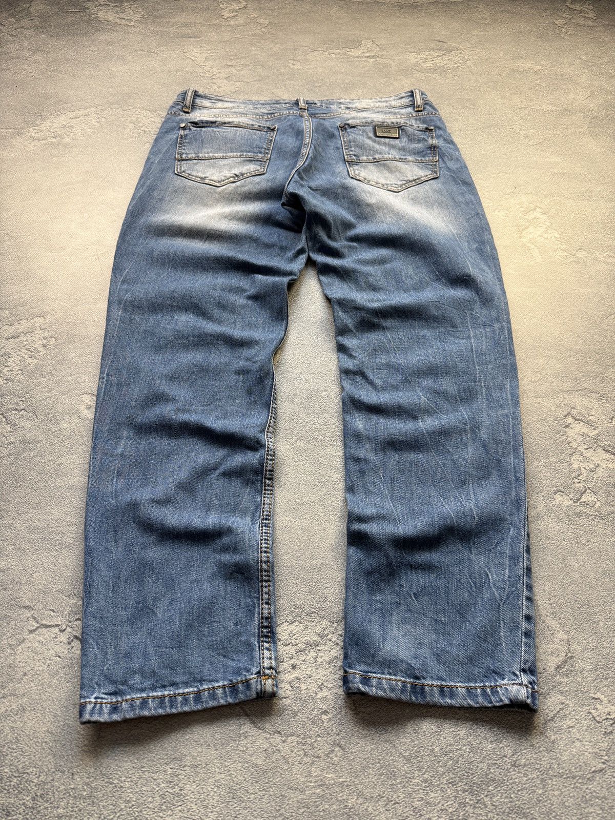 Dolce & Gabbana Vintage Dolce & Gabbana Metal Logo Jeans Size US 34 / EU 50 - 1 Thumbnail