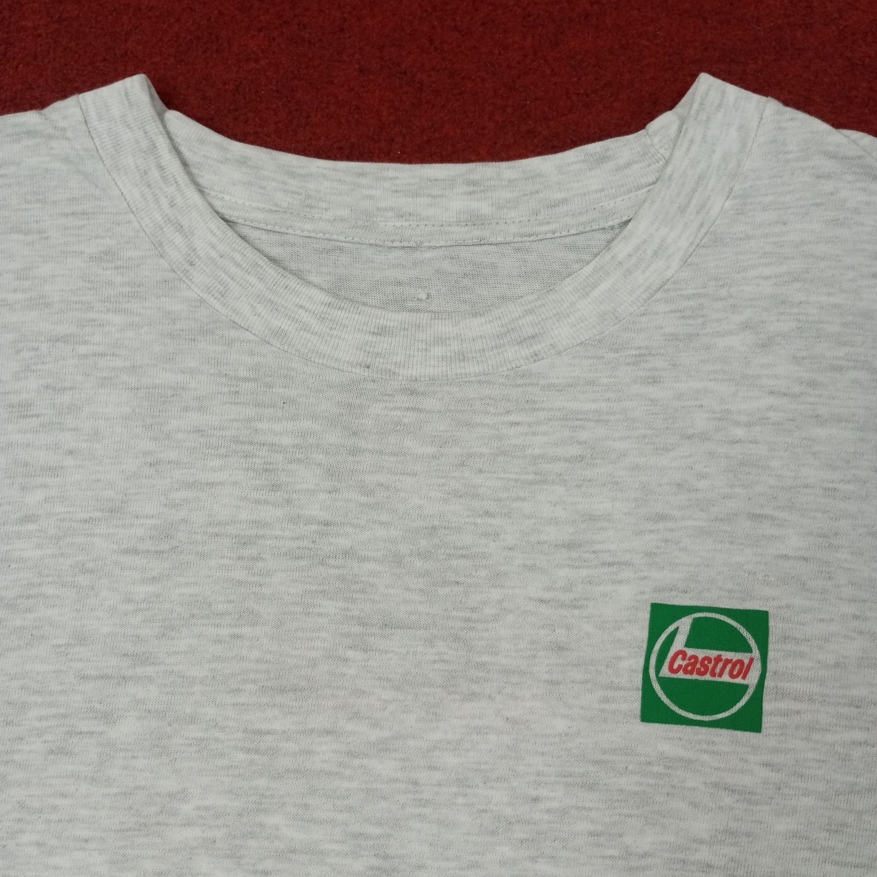 Vintage Castrol Racing Oil Motorsports Promo Style Tshirt c223n70 Size US L / EU 52-54 / 3 - 4 Thumbnail