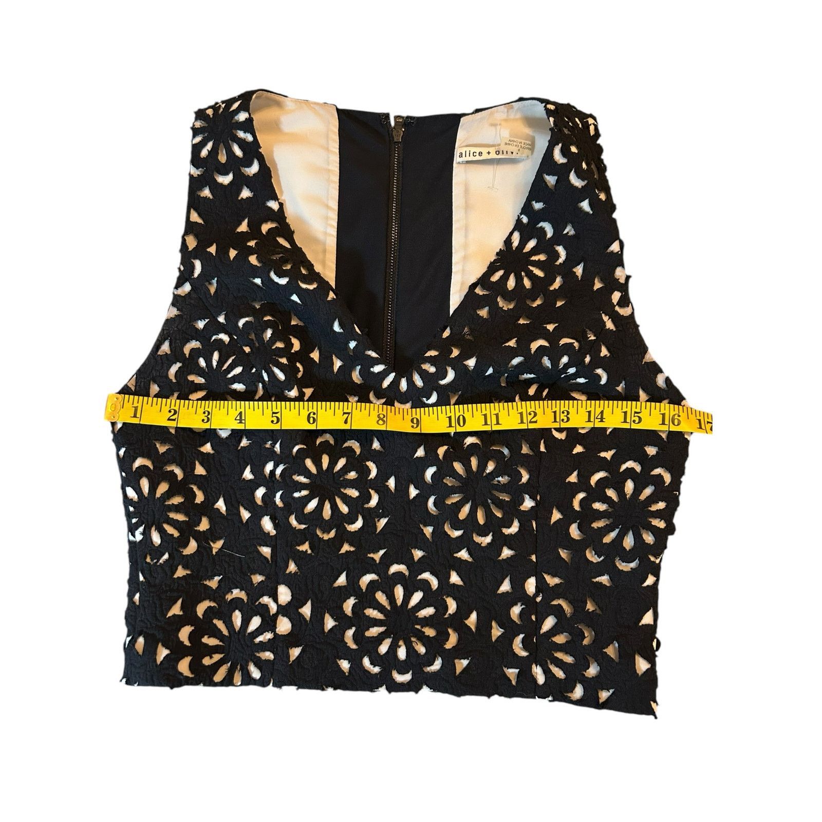 Alice + Olivia Alice + Olivia Black Floral Laser Cut Lyla Crop Top - Size 8 Size M / US 6-8 / IT 42-44 - 5 Thumbnail