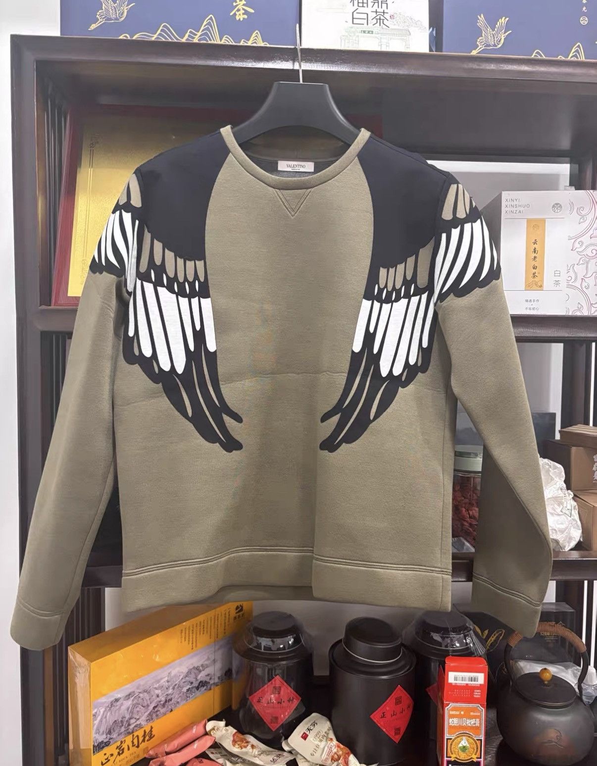 Valentino Valentino Classic Eagle Patch Sweatshirt J2 Size US S / EU 44-46 / 1 - 1 Thumbnail