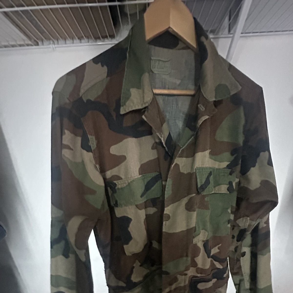 Vintage Woodland Camo Military Jacket – Size Large Size US L / EU 52-54 / 3 - 3 Thumbnail