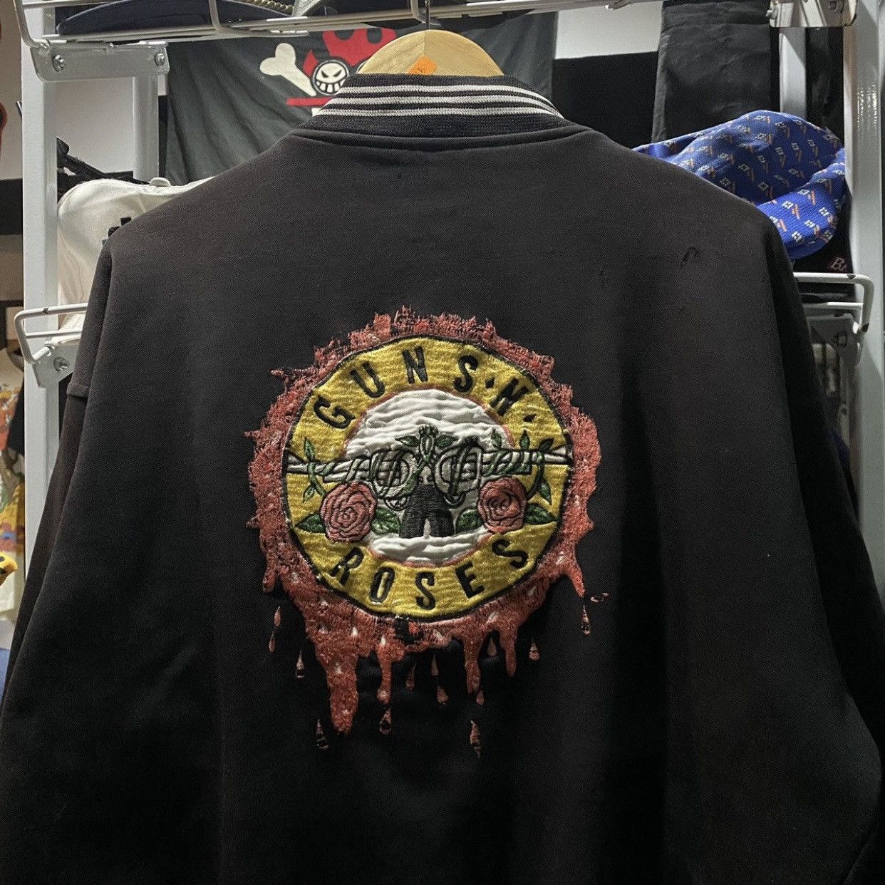 Guns N' Roses VINTAGE Guns N’ Roses Big Logo Embroidered Bomber Jacket Size US XL / EU 56 / 4 - 3 Thumbnail