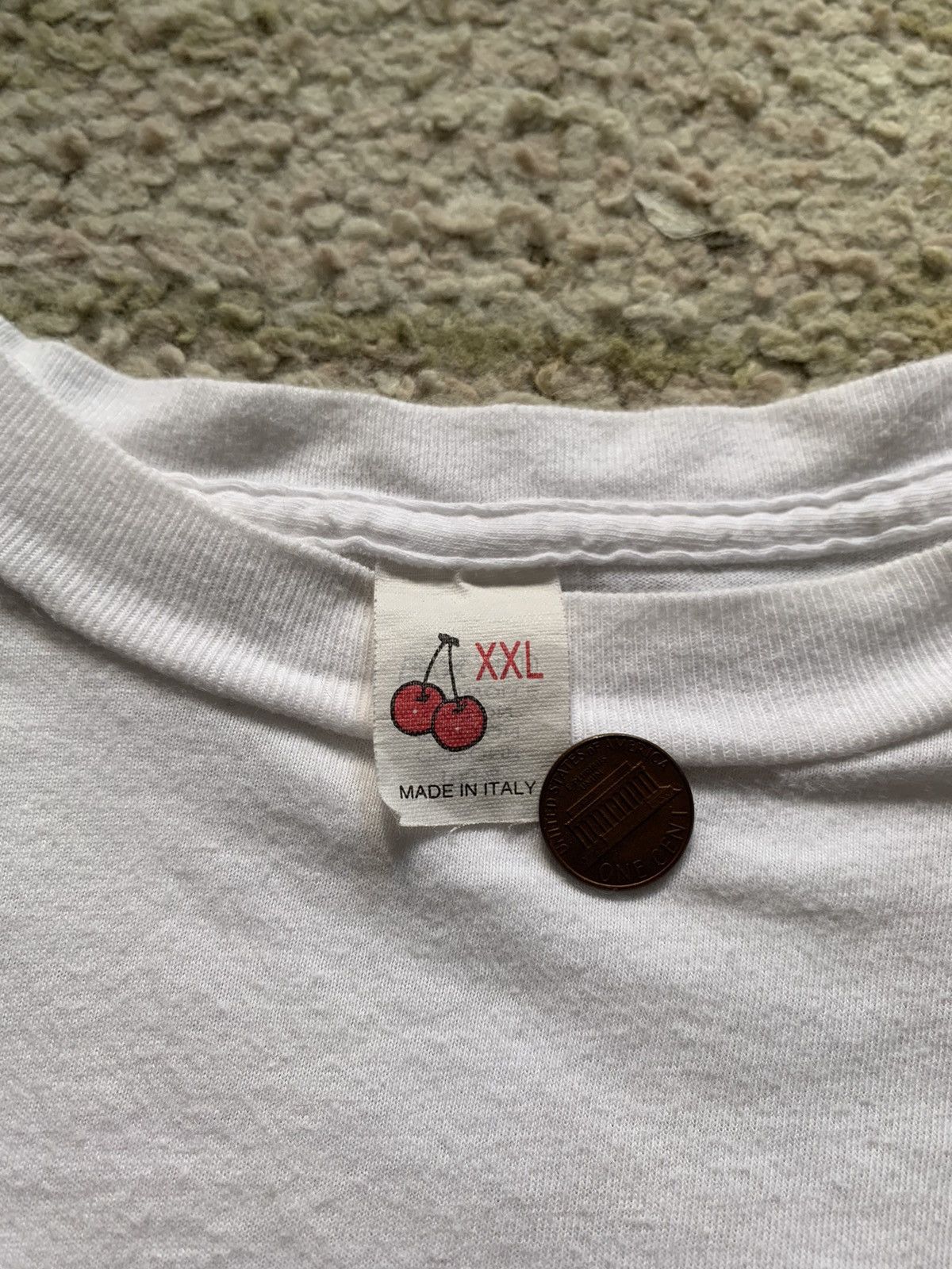 Vintage Vintage 90’s Dali Unicorn Art Tee Single Stitch Size US L / EU 52-54 / 3 - 4 Thumbnail