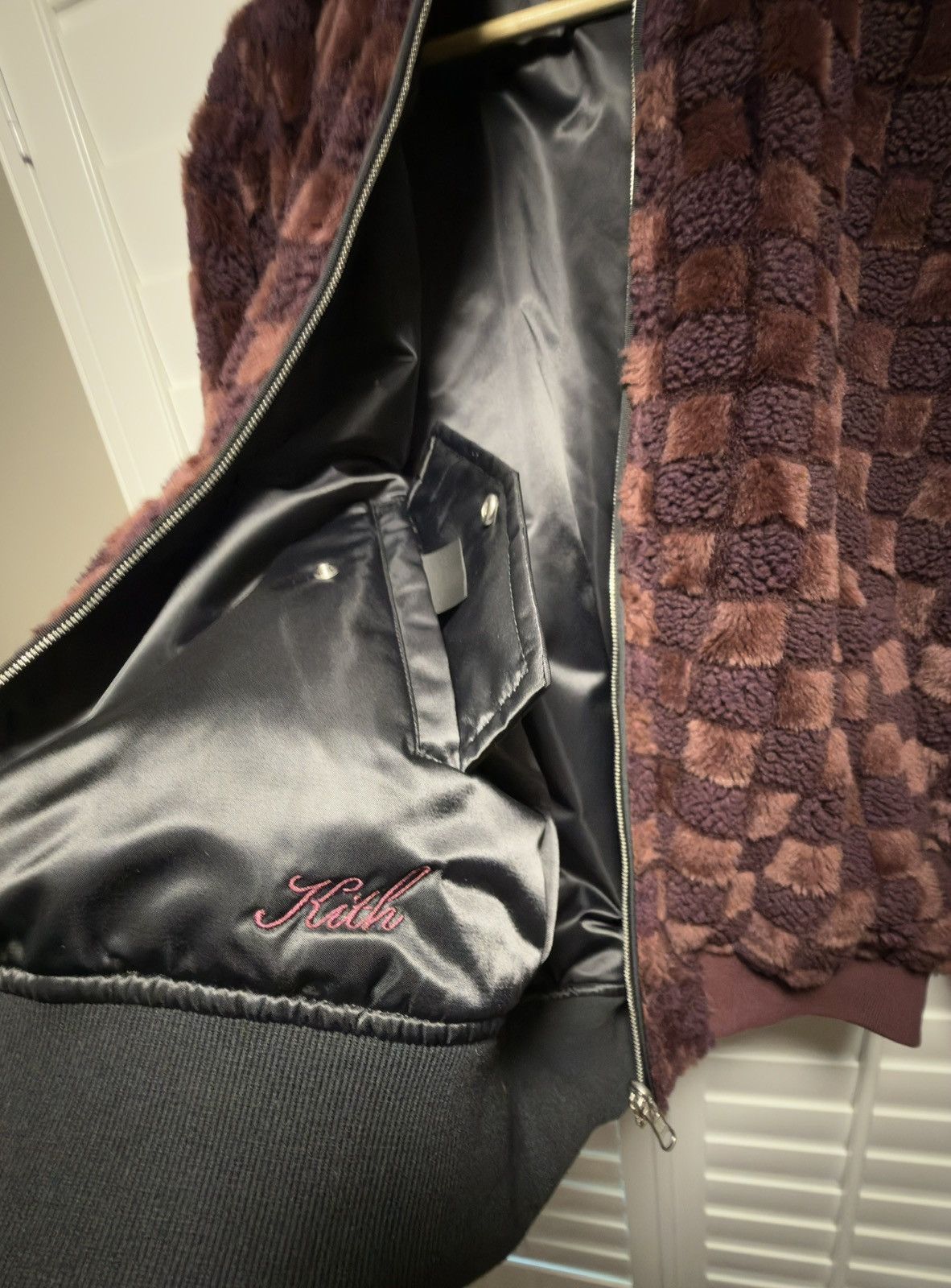 Kith 2025 Kith Reversible Faux Fur Avery Bomber Magma' Size US M / EU 48-50 / 2 - 6 Thumbnail