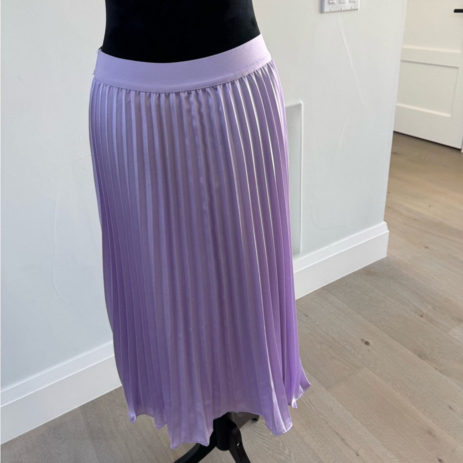 Other New Lavender Pleated Skirt size M/L Size 27" / US 4 / IT 40 - 1 Thumbnail