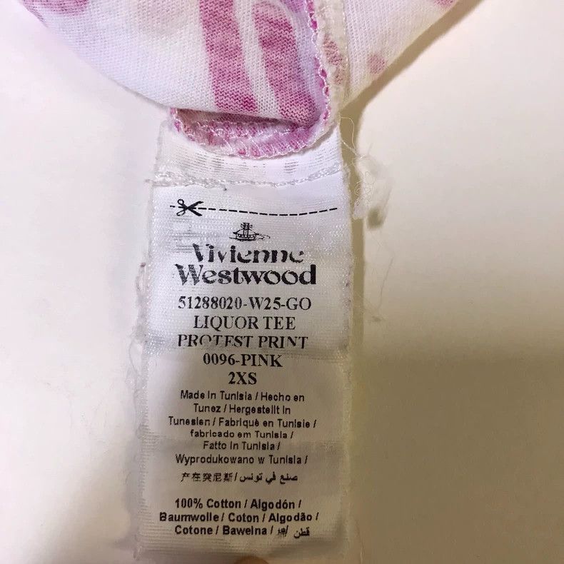 Vivienne Westwood Vivienne Westwood White base with pink graffiti short slee Size XXS / US 00 / IT 34 - 7 Thumbnail