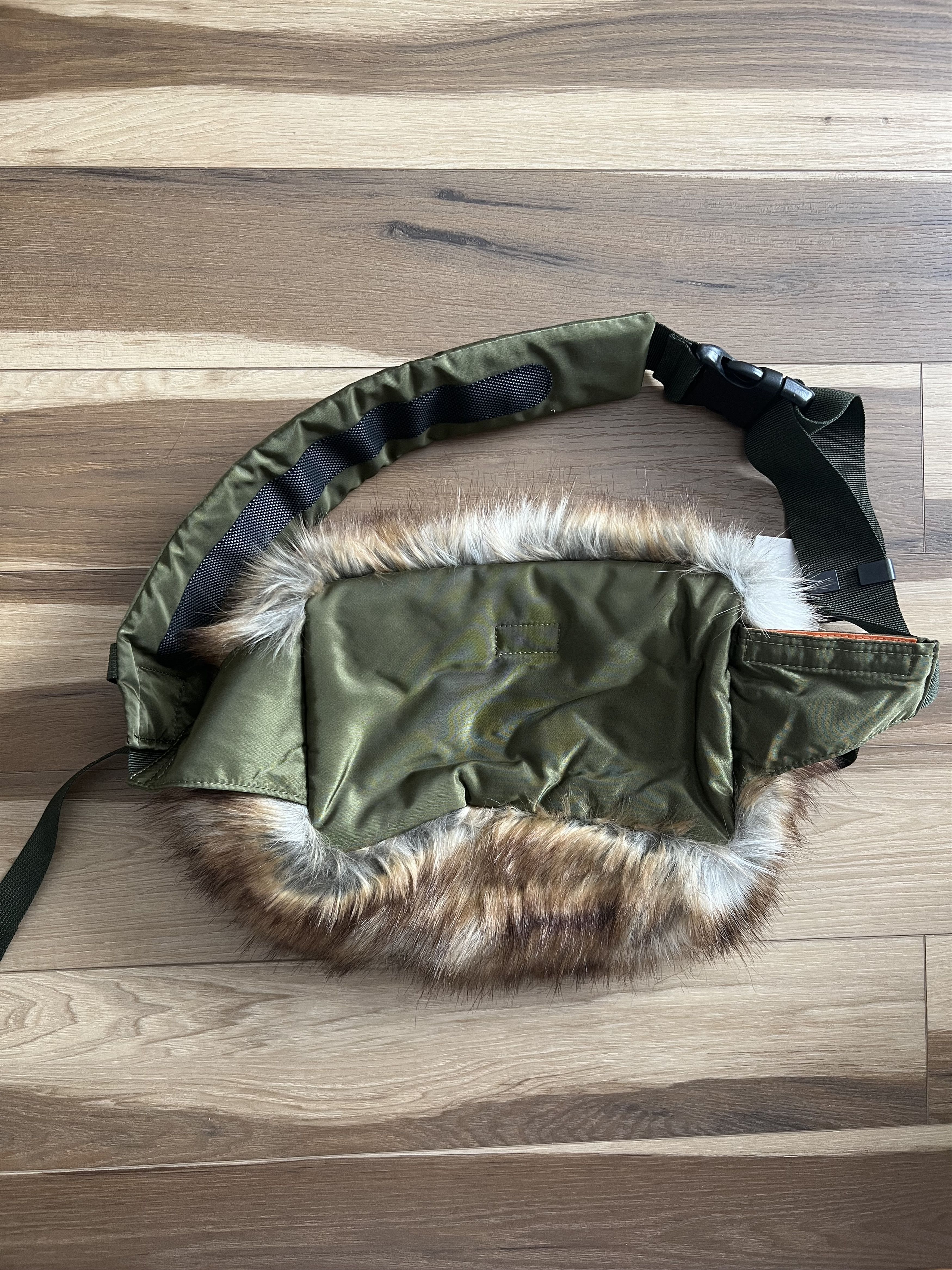 Porter × Sacai Porter Sacai Faux Fur Waist Bag in Olive Green Size ONE SIZE - 4 Thumbnail