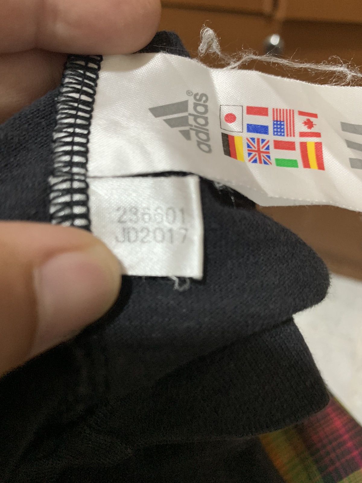Adidas Vintage Y2K Adidas Impossible Is Nothing T-Shirt Size US S / EU 44-46 / 1 - 9 Thumbnail