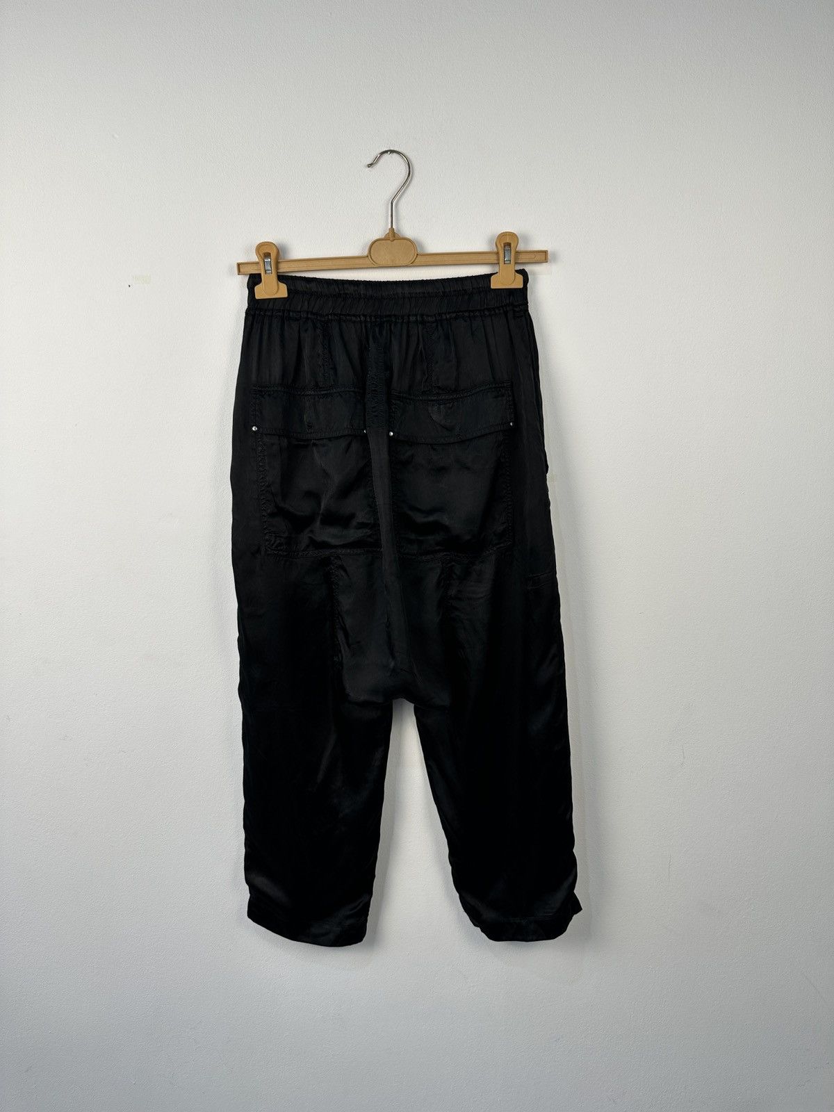 Rick Owens Rick Owens Cropped Drawstring Pants Black Cupro IT 46 US 36 Size US 36 / EU 52 - 12 Thumbnail