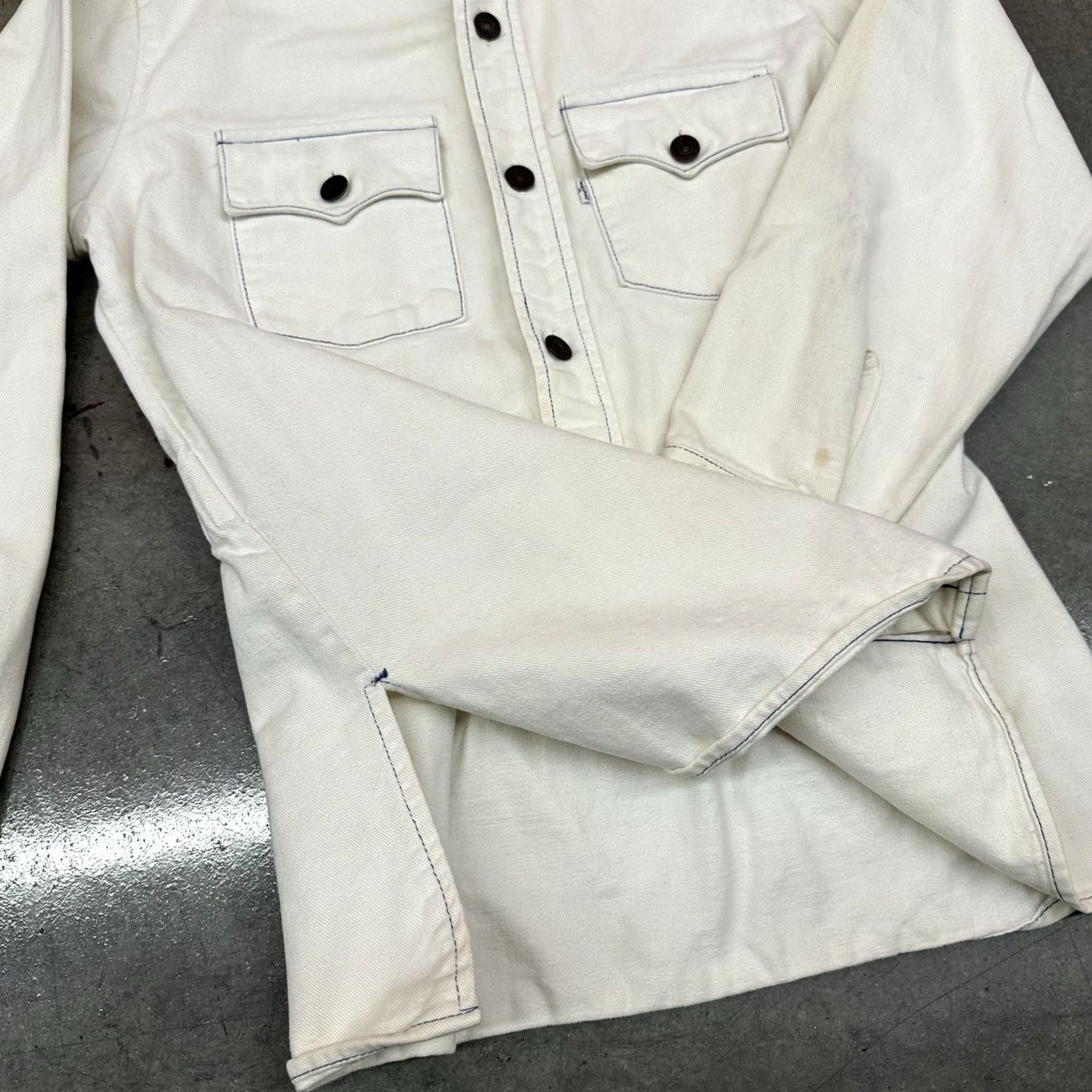 Denime VINTAGE Levi’s White Denim Western Button Up Shirt M USA Big E 70s 80s Rockabilly Long Sleeve Casual Mens Size US M / EU 48-50 / 2 - 5 Thumbnail