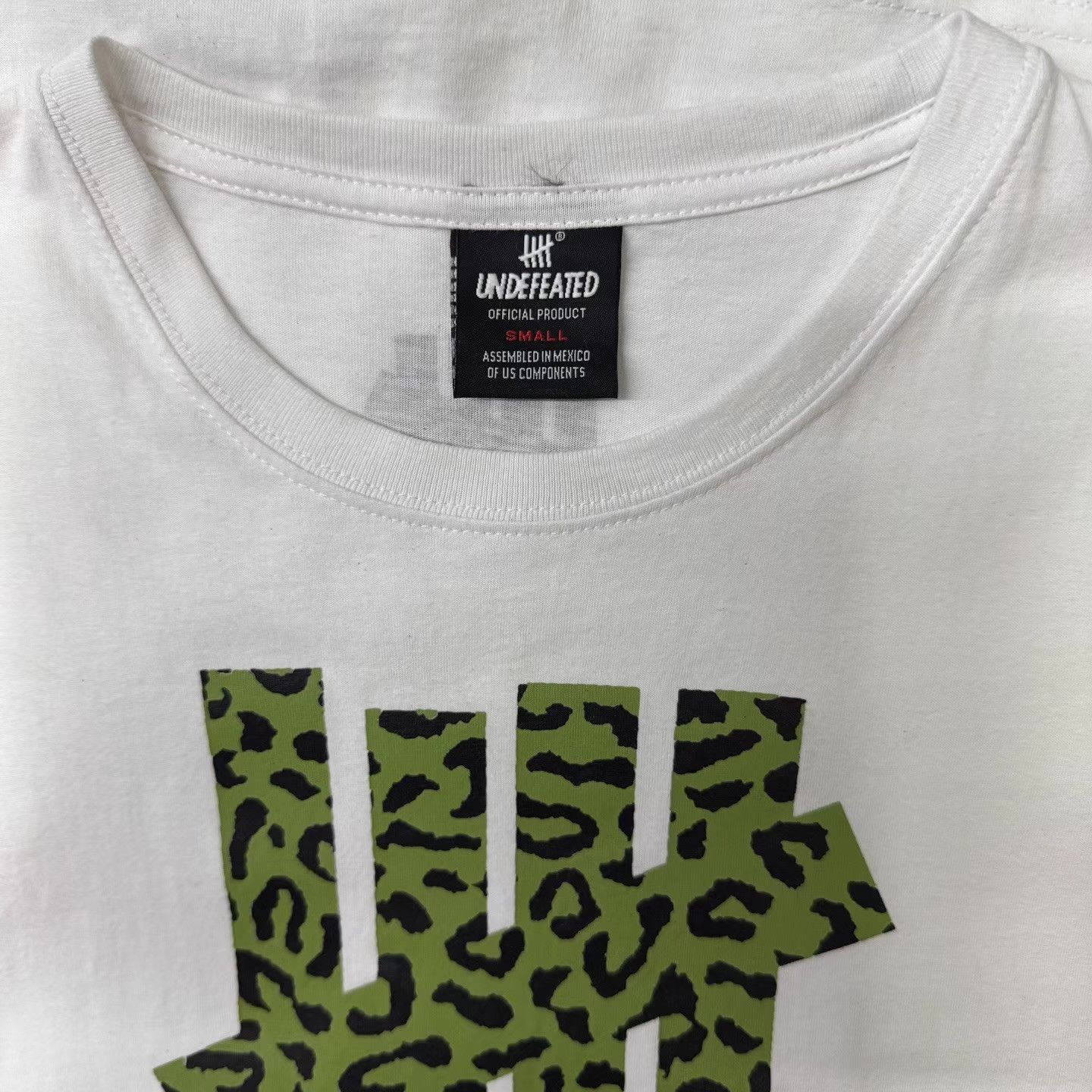 Undefeated UNDEFEATED Green Leopard Print White T-Shirt Q10 Size US S / EU 44-46 / 1 - 4 Thumbnail