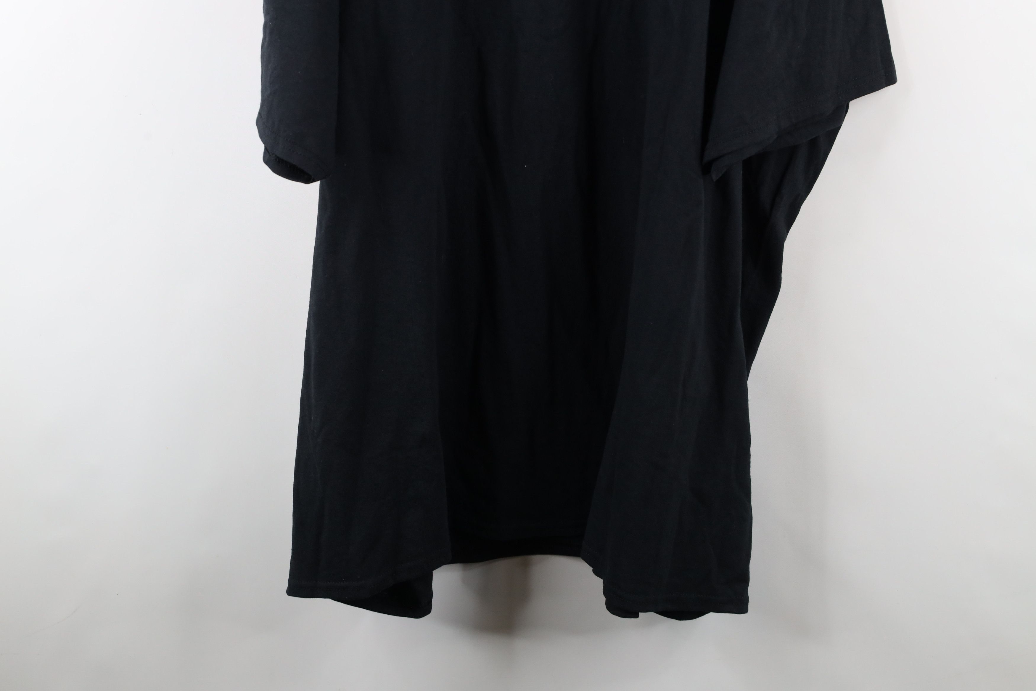 Vintage Vintage 90s Jeep Motors Spell Out Toledo Ohio T-Shirt Black Size US XXL / EU 58 / 5 - 9 Thumbnail