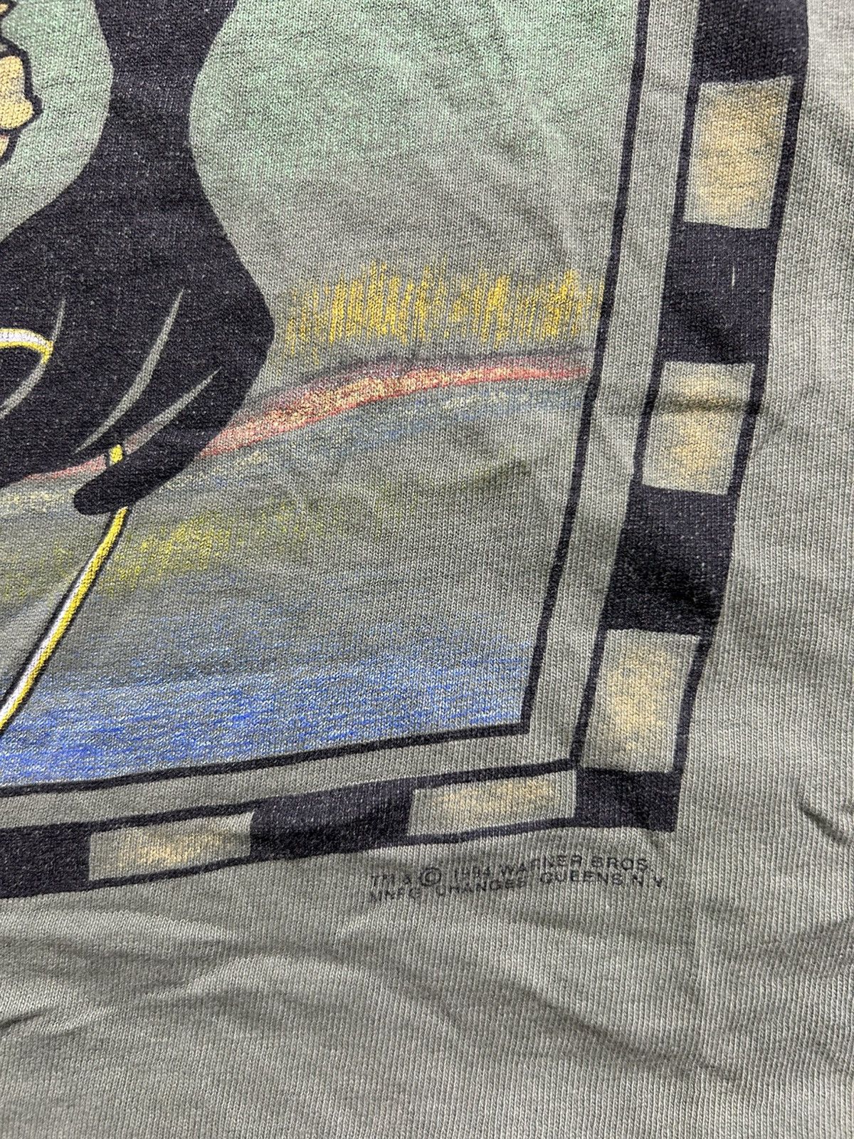 Vintage Vintage 90s Looney Tunes Daffy Duck Thrashed Tee ACME 1994 Size US L / EU 52-54 / 3 - 3 Thumbnail