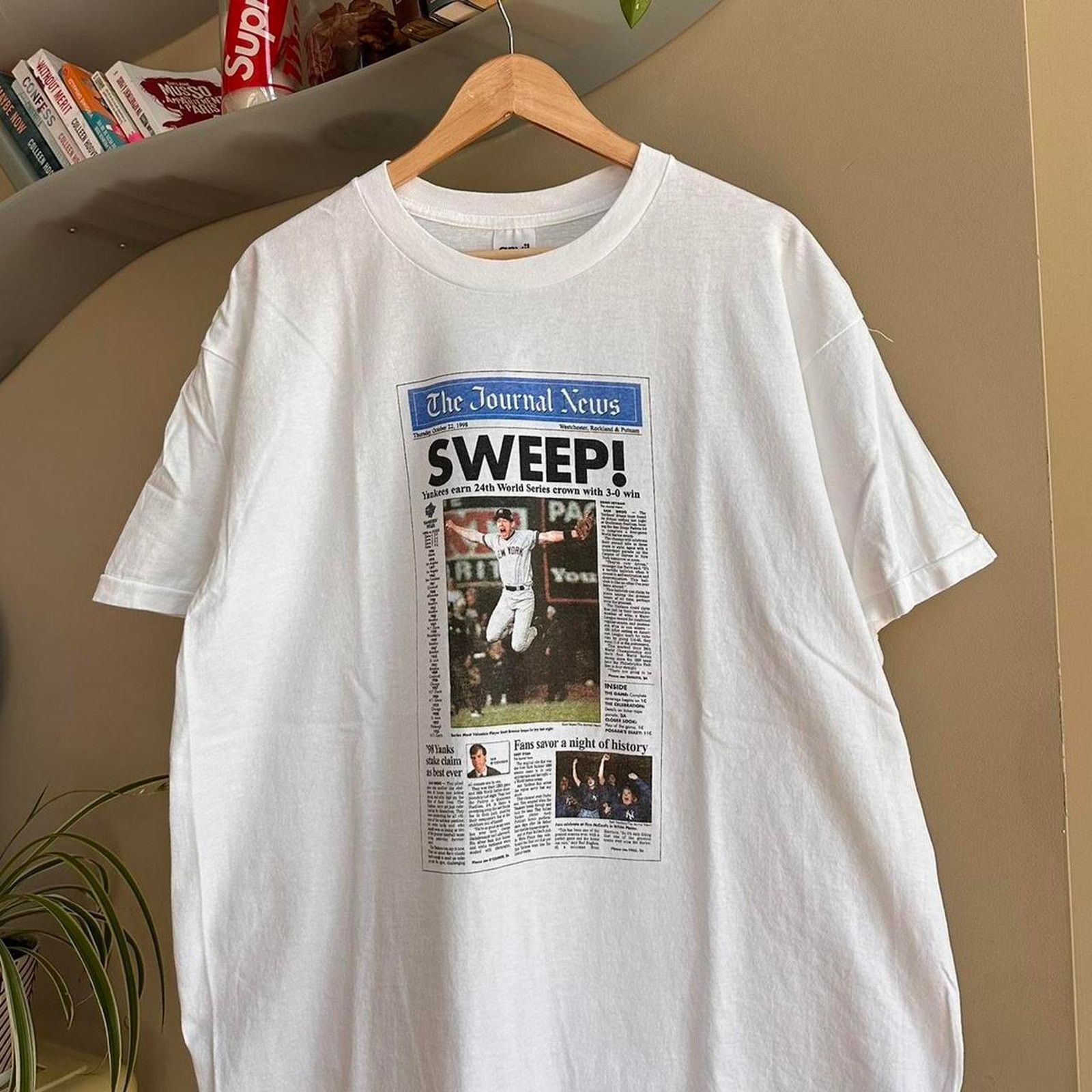 MLB × Vintage Vintage 1998 New York Yankees News Paper Shirt Size US XL / EU 56 / 4 - 2 Thumbnail