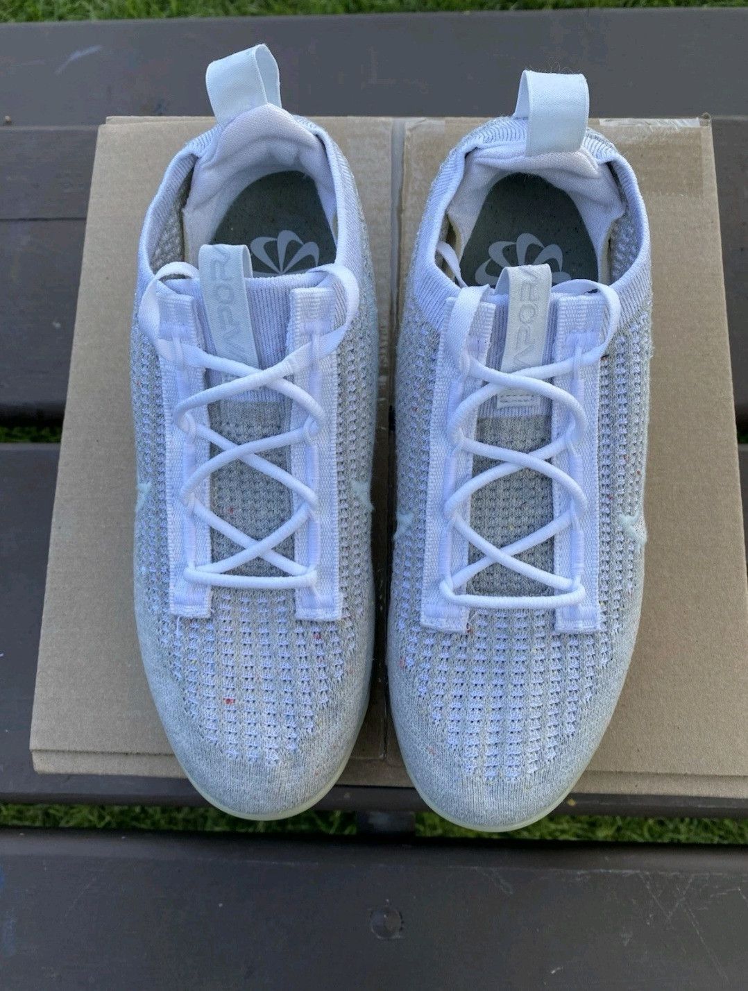 Nike Nike Air Vapormax 2021 Flyknit White Pure Platinum Size 8 Size US 8 / IT 38 - 2 Thumbnail