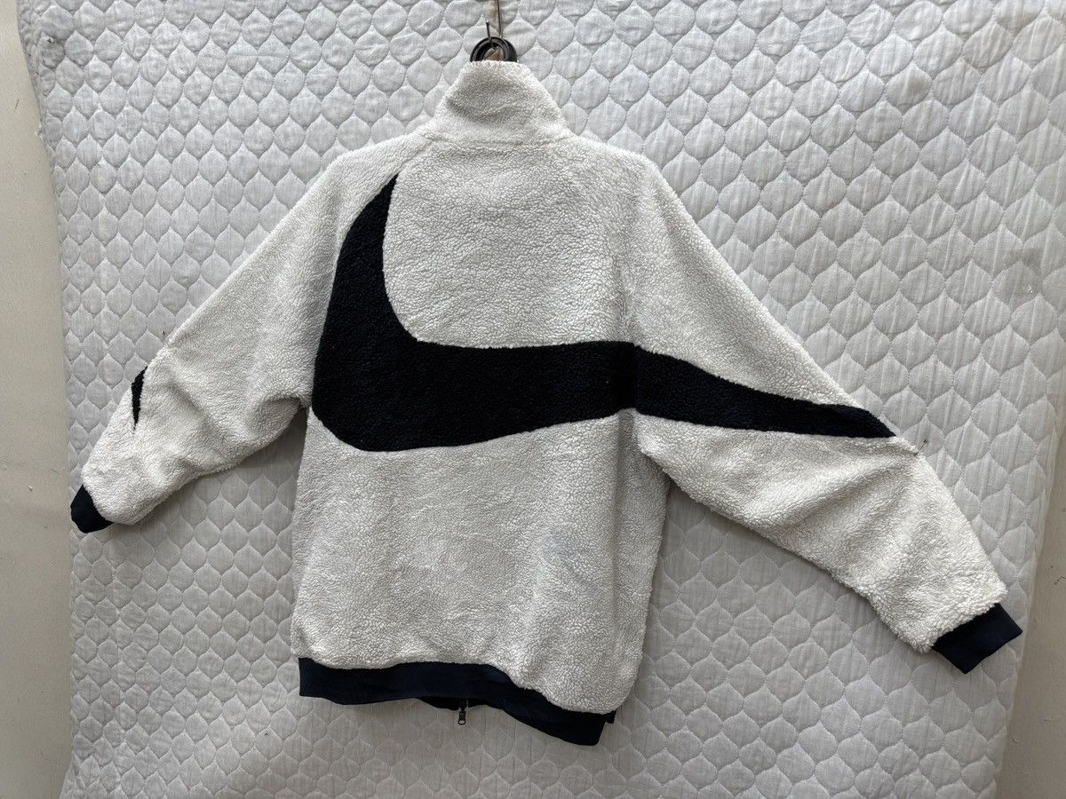 Nike 🔥🔥🔥ARCHIVE NIKE SWOOSH REVERSIBLE JACKET Size US L / EU 52-54 / 3 - 14 Thumbnail