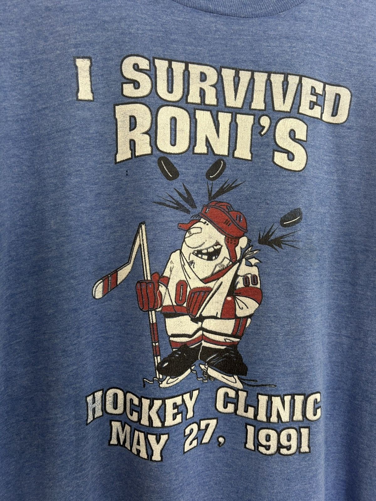 Vintage 1991 Vintage I Survived Roni’s Hockey Clinic Graphic T-shirt Size US XL / EU 56 / 4 - 3 Thumbnail