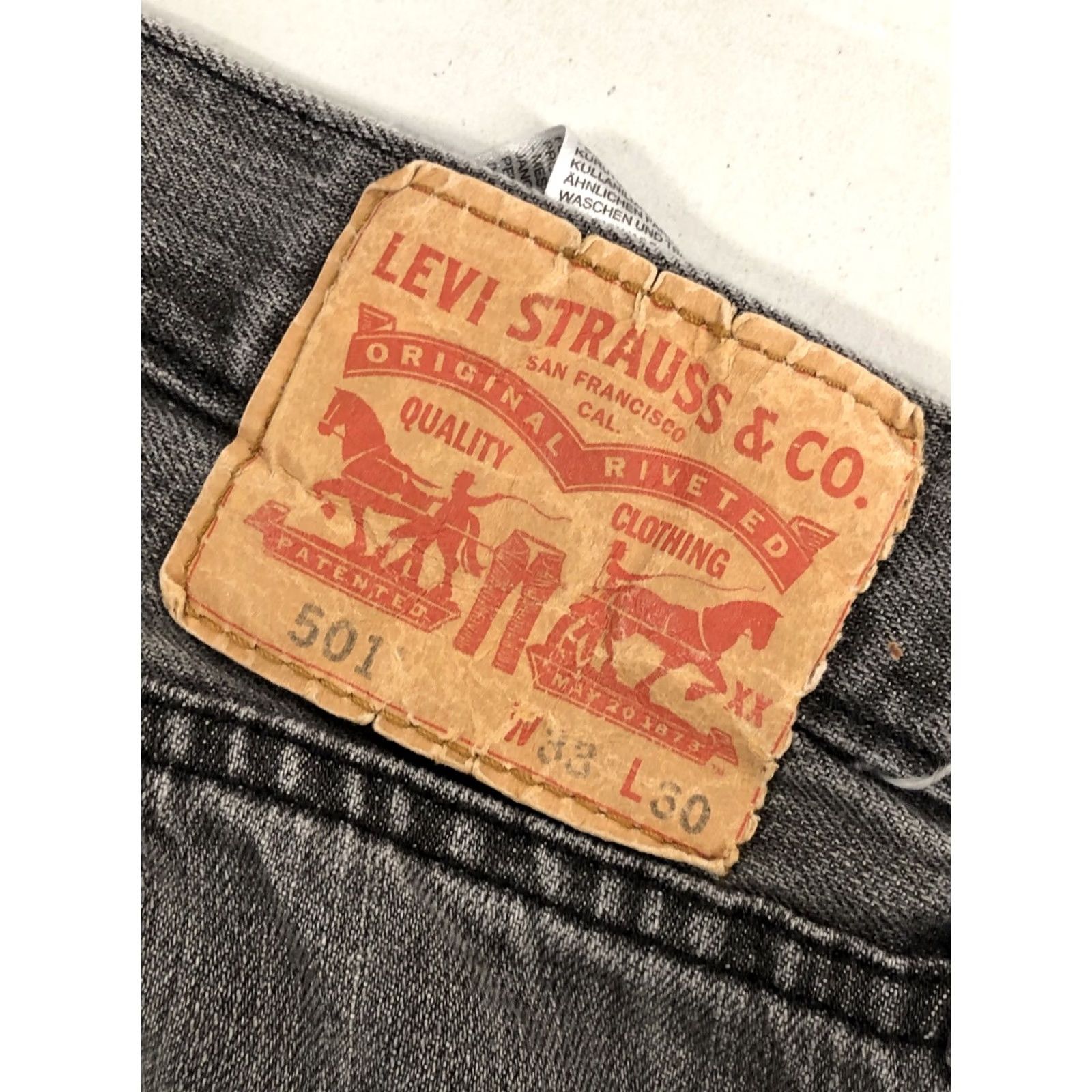 Levi's Levi's 501 Jeans Mens 32x29 Button Fly Straight Denim Cotton Black Logo 5-Pocket Regular Slim Fit Size US 32 / EU 48 - 2 Thumbnail