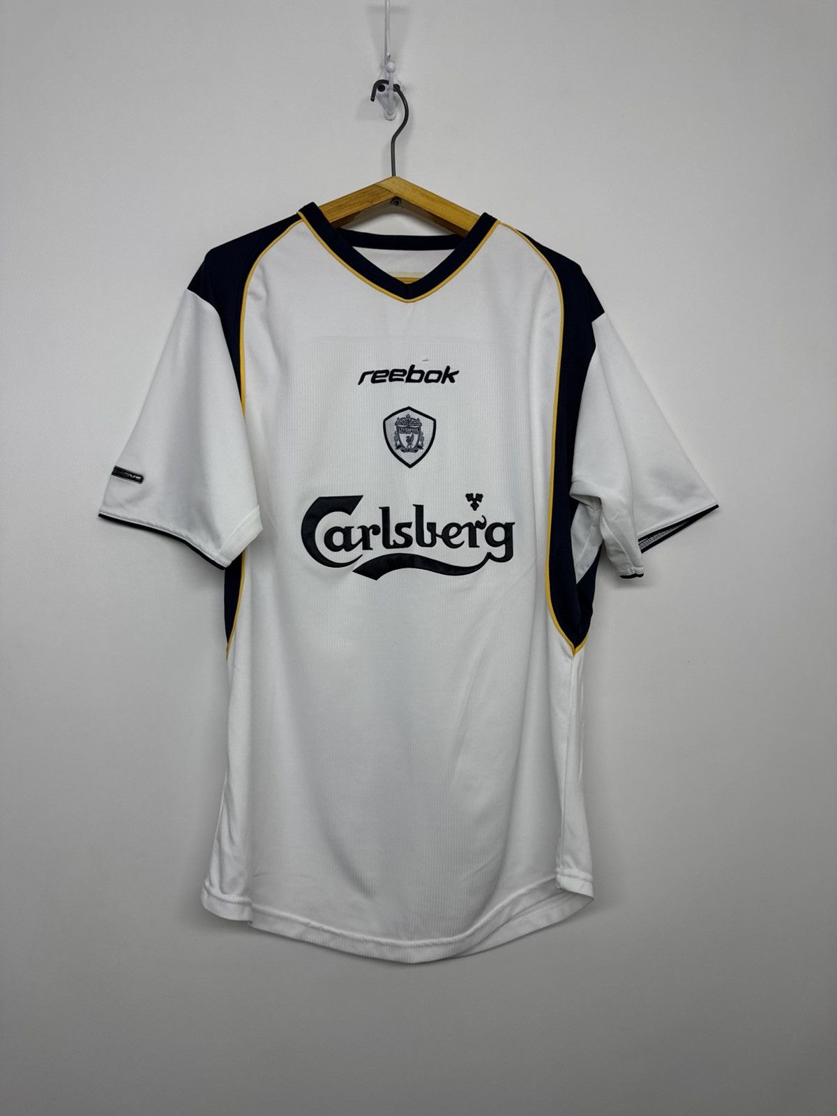 Reebok Vintage Liverpool Away football shirt 2001 Reebok Jersey Size US M / EU 48-50 / 2 - 4 Thumbnail