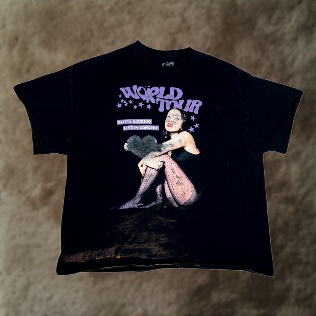 Vintage Olivia Rodrigo Guts World Tour Live T-Shirt 2XL Black Crew Neck Short Sleeve Unisex Adults Concert Merch Casual Stained Size XXL / US 16-18 / IT 52-54 - 1 Thumbnail