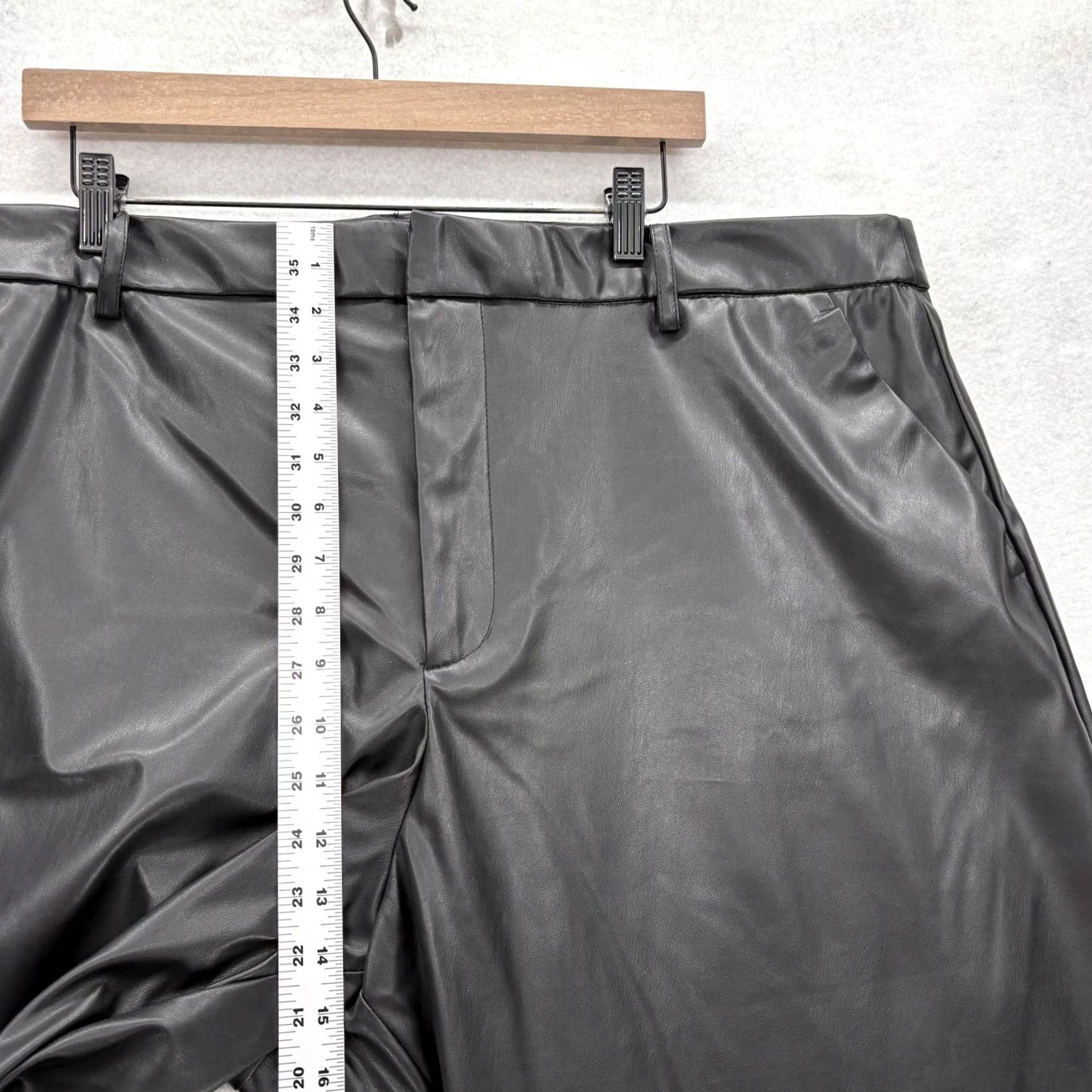 Torrid Torrid Studio Pants Womens 22 Black Wide-Leg Dress Pants Lined Pockets Zip Front 28in Inseam Size 40" / US 18 - 7 Thumbnail