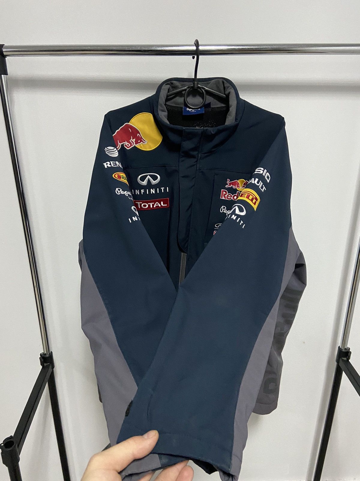Red Bull × Vintage Red Bull Vintage Infiniti Jacket Sweatshirt Racing Big Logo Size US XXL / EU 58 / 5 - 6 Thumbnail