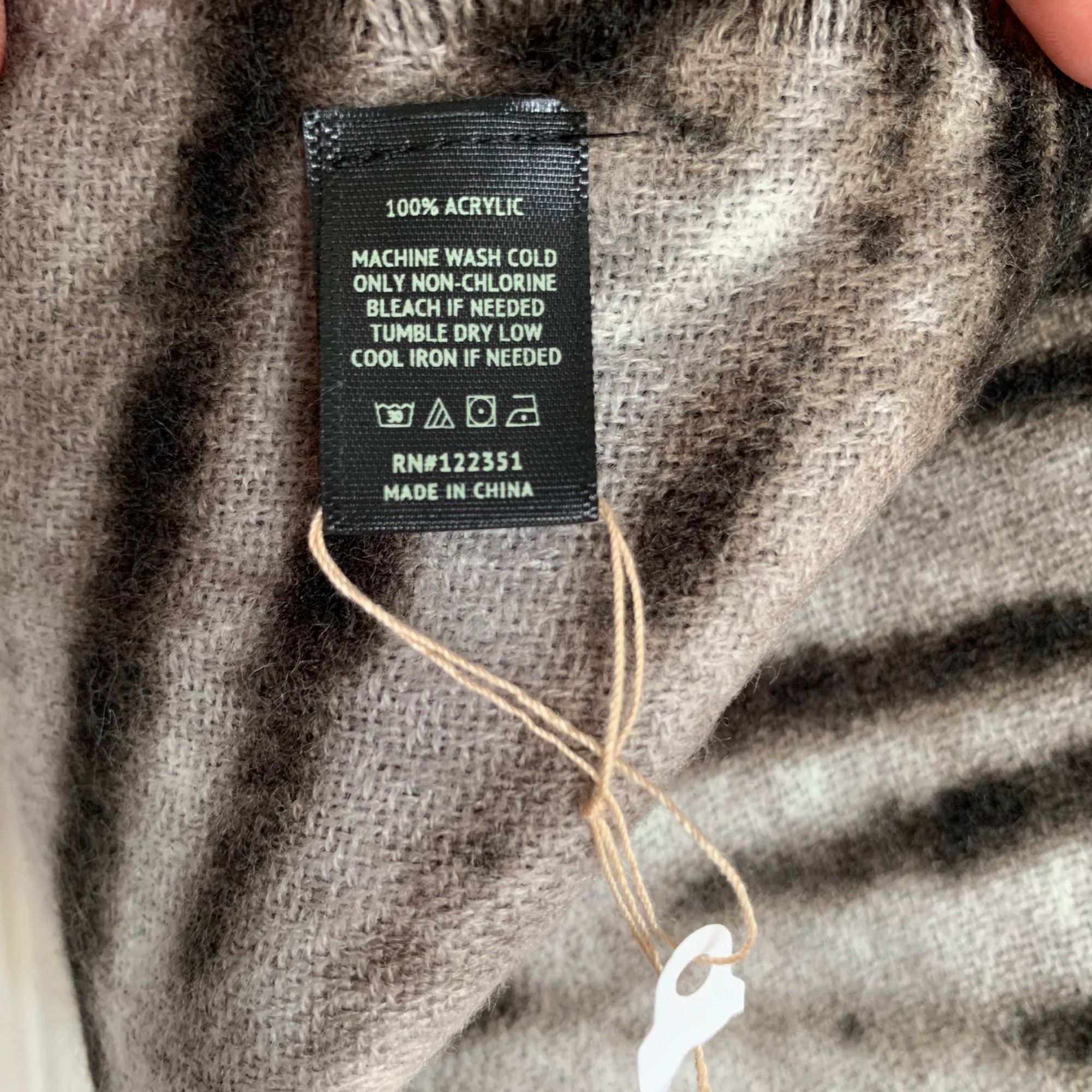 Other Zebra Print Shawl Scarf Black White NWOT Size ONE SIZE - 3 Thumbnail