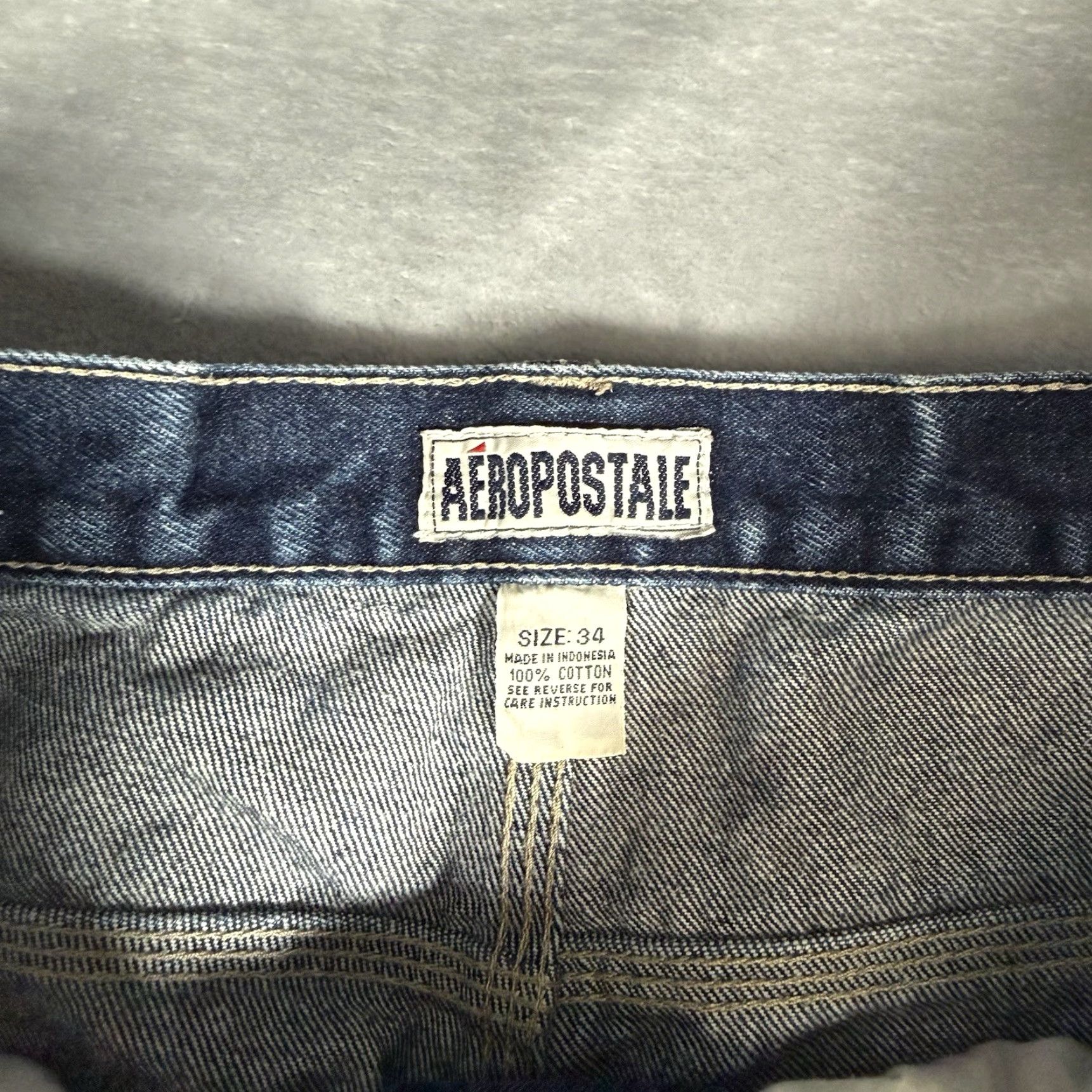 Vintage VINTAGE Aeropostale Bermuda Denim Shorts Mens 33 10” 5-Pocket Grunge Fold Zip Front 6-12in Rise Casual Blue Logo Size US 33 - 2 Thumbnail