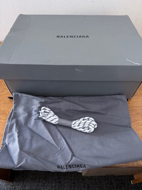 Balenciaga Balenciaga Triple S Clear Sole Sneakers – Women’s 10 / EU 40 Size US 10 / IT 40 - 12 Thumbnail