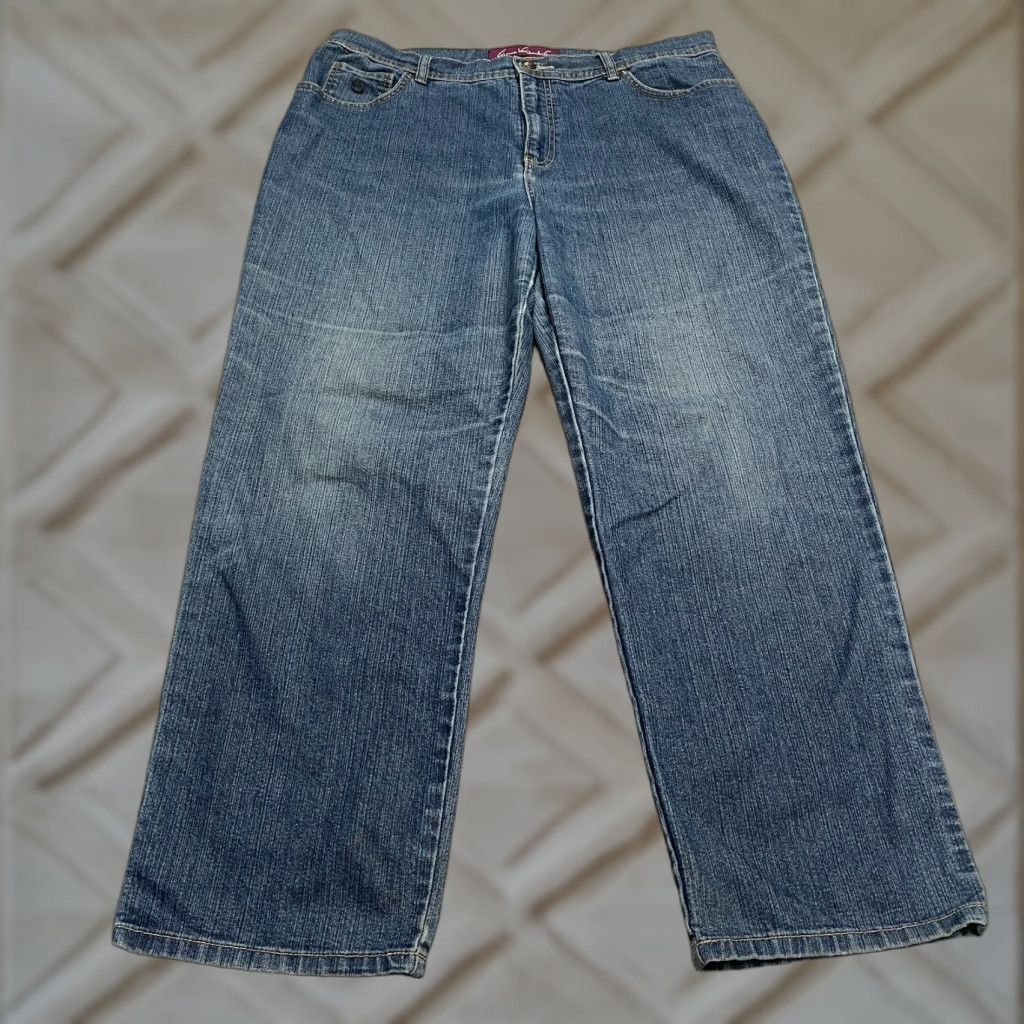 Gloria Vanderbilt VINTAGE Gloria Vanderbilt Amanda Denim Jeans Womens 16 Blue Medium Wash Straight 36x28.5 Women's Jeans Slim Fit? Size 38" / US 16 / IT 52 - 1 Thumbnail