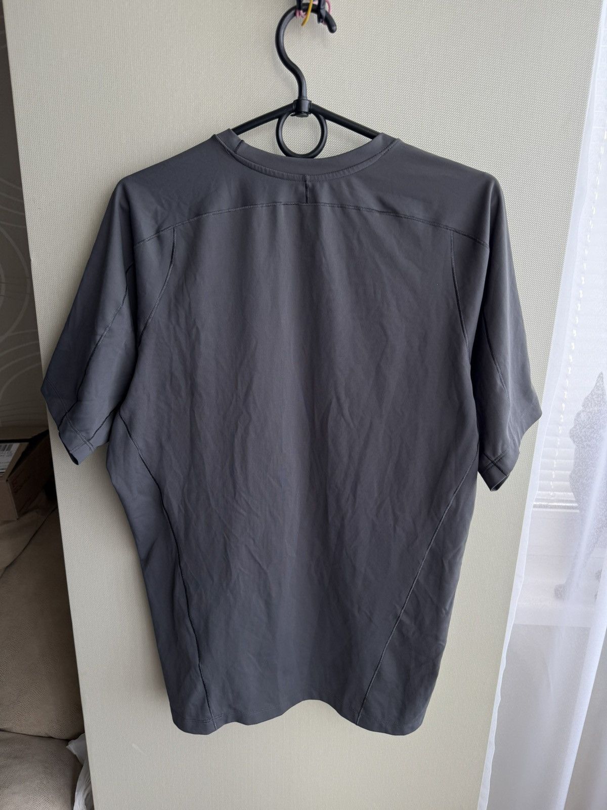 Arc'teryx Arcteryx grey t-shirt M sz Size US M / EU 48-50 / 2 - 7 Thumbnail