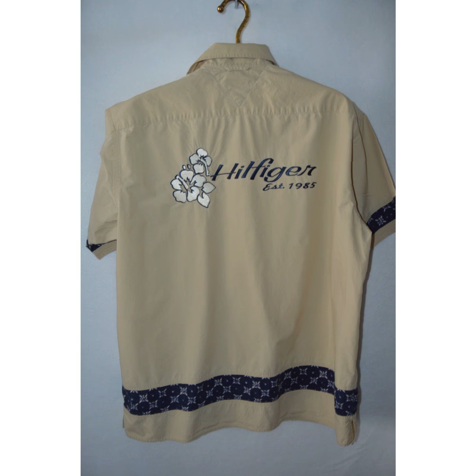 Tommy Hilfiger VINTAGE Tommy Hilfiger Button-Up Shirt Men L Hawaiian/camp Embroidered spell Out Shirt Size US L / EU 52-54 / 3 - 2 Thumbnail