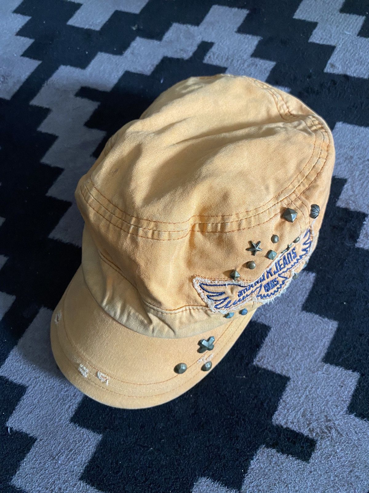 Le Grande Bleu (L.G.B.) Vintage chunglim distressed studed commando hats Size ONE SIZE - 1 Thumbnail