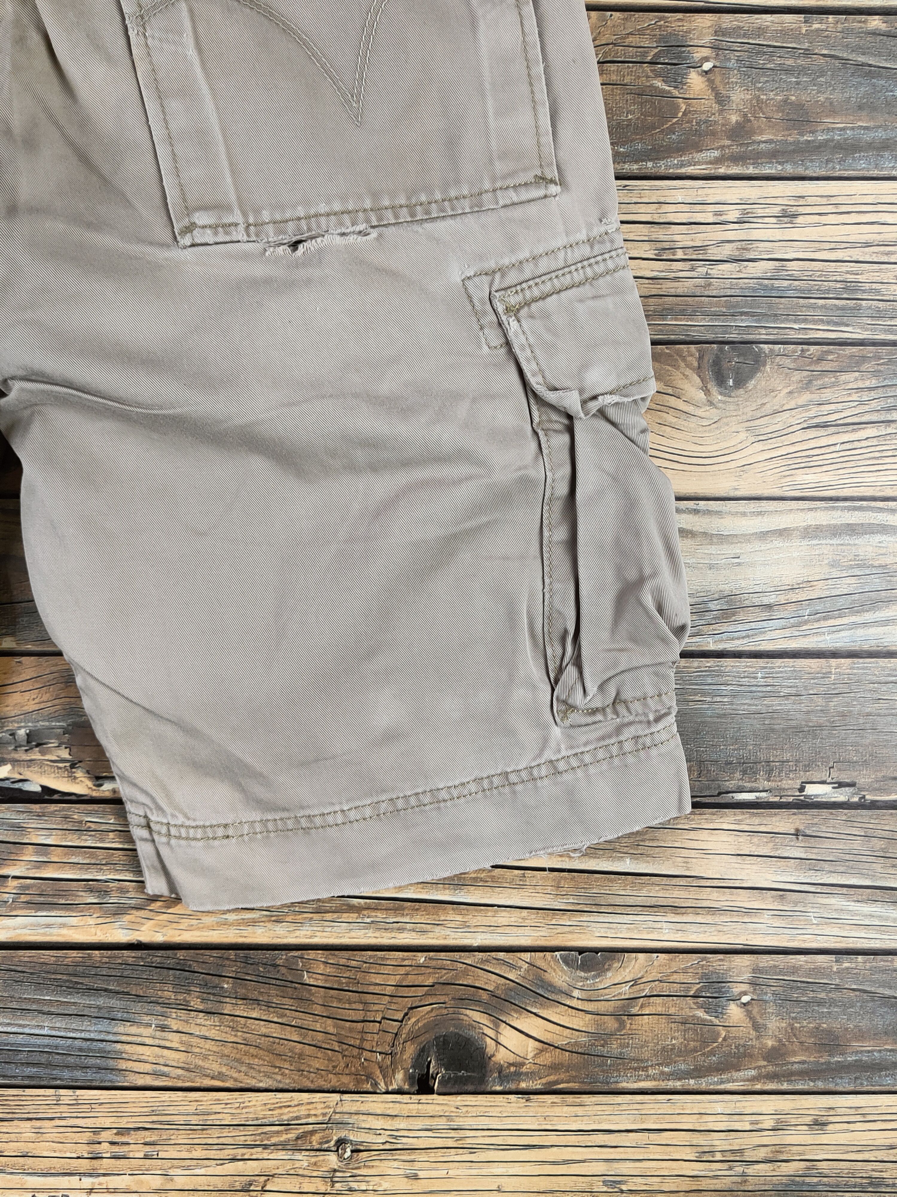Levi's Levi's Beige Multipocket Shorts #S2840 Size US 32 / EU 48 - 13 Thumbnail
