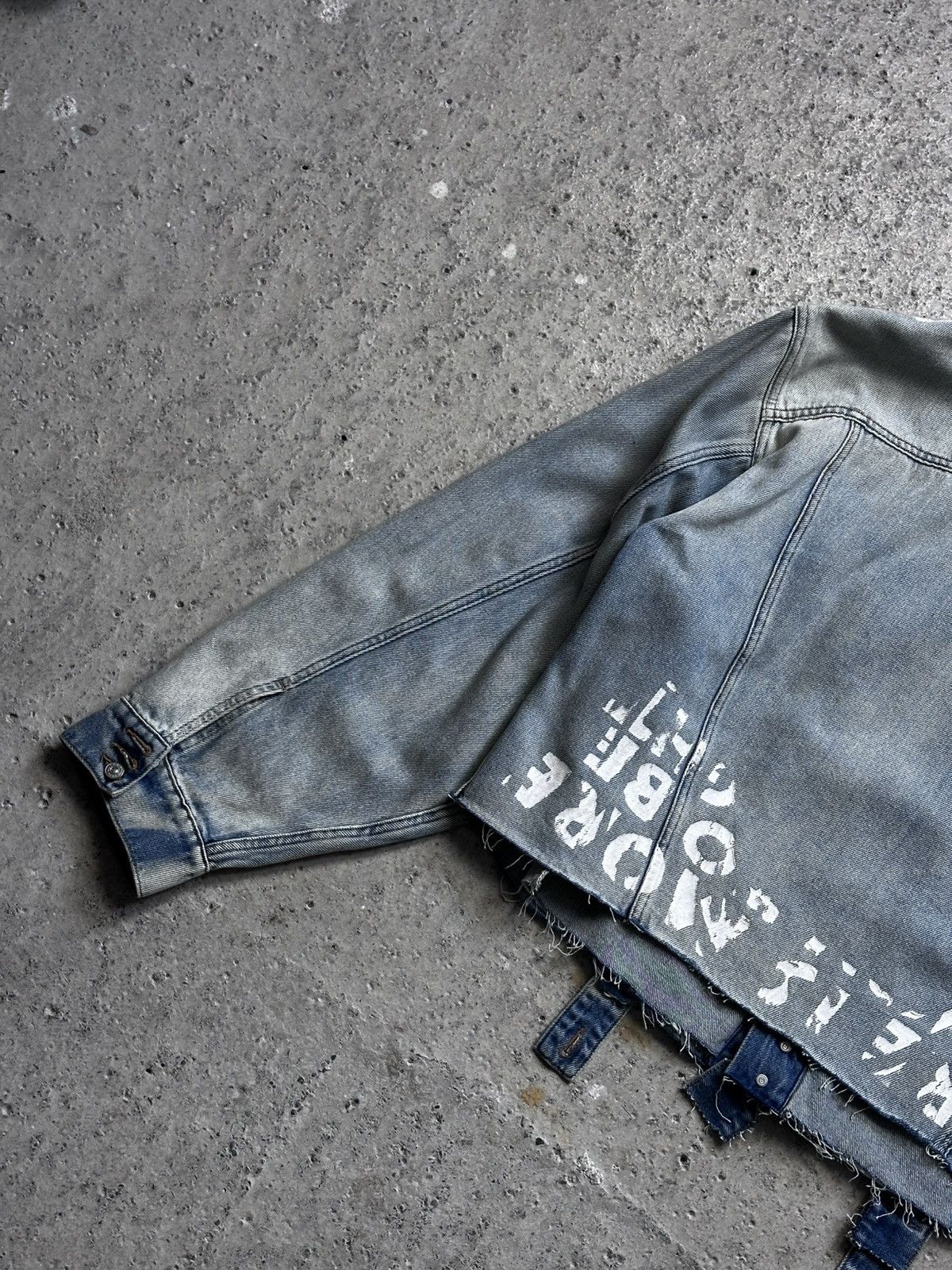 MM6 MM6 Maison Margiela Cropped Denim Jacket Graphic Print Size US M / EU 48-50 / 2 - 10 Thumbnail
