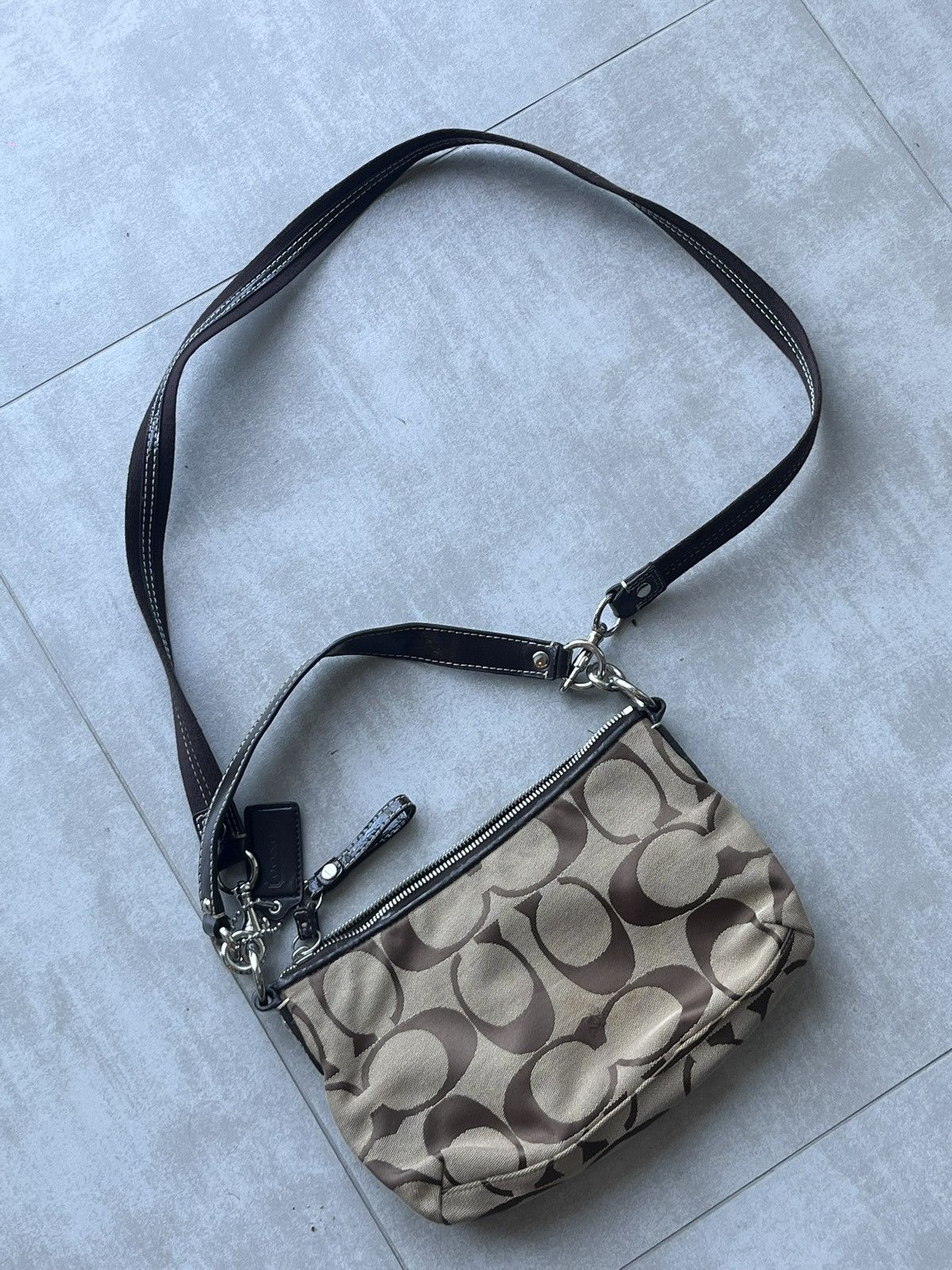 Coach Coach Signature Canvas Brown Crossbody / Shoulder Bag Size ONE SIZE - 4 Thumbnail