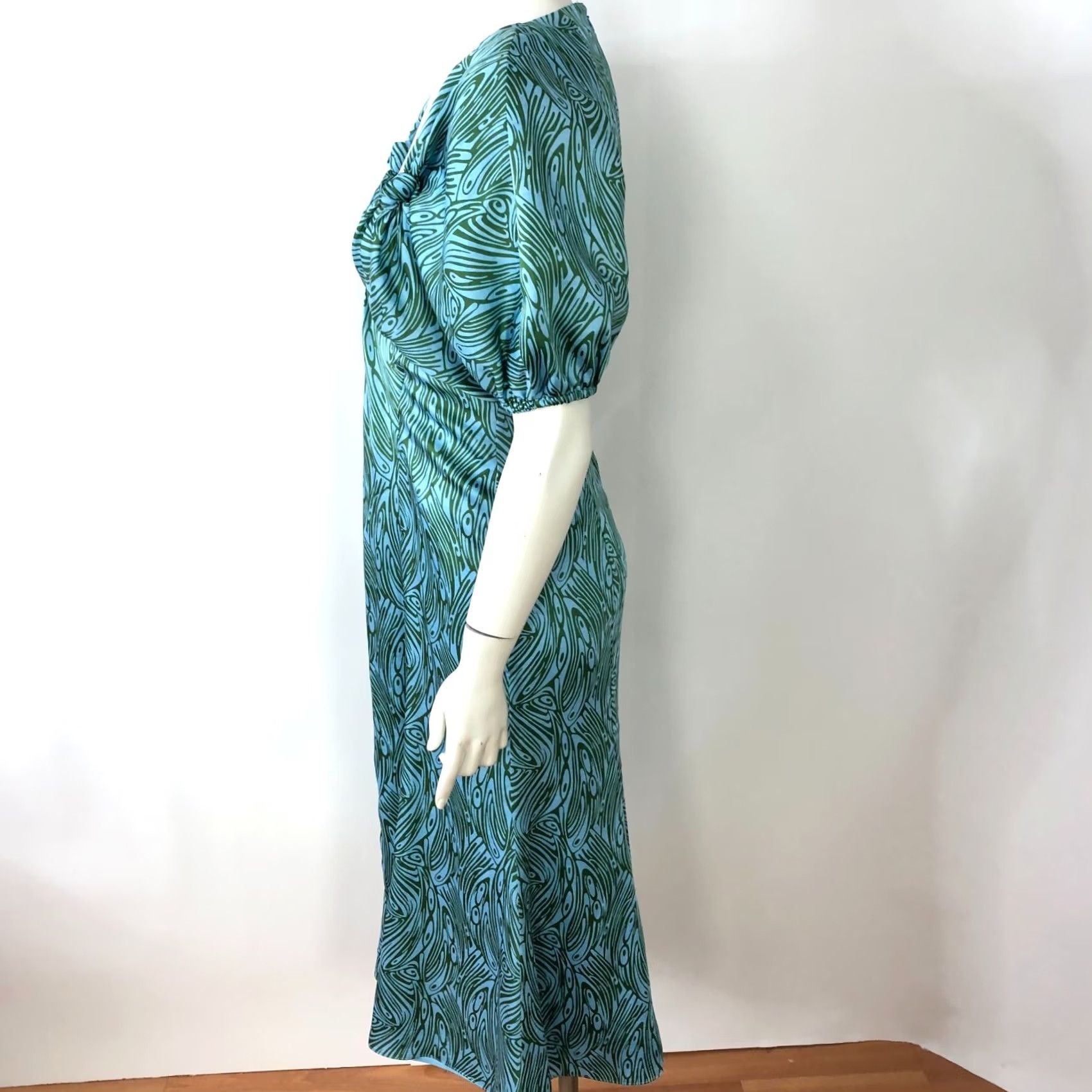 Cinq a Sept Cinq a Sept Dress Mermaid Puff Sleeve Zip Open Front 4 Polyester Blue Green Dress Shirt Womens Regular Blue Modern Geometric Pattern Long Dress Size S / US 4 / IT 40 - 3 Thumbnail