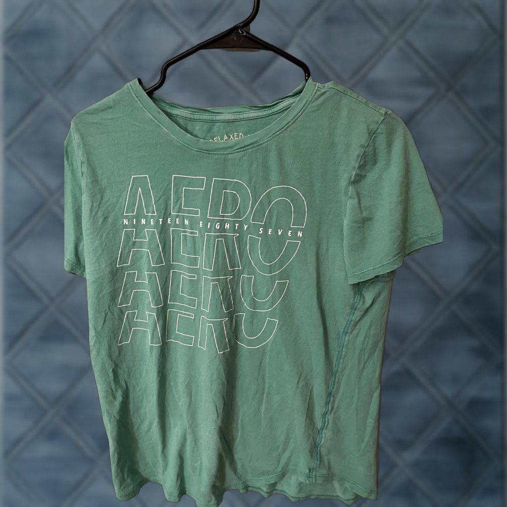 Aeropostale Aeropostale Women's Relaxed Fit Solid Green T-Shirt Size L Casual Short Sleeve Scoop Neck Size L / US 10 / IT 46 - 1 Thumbnail