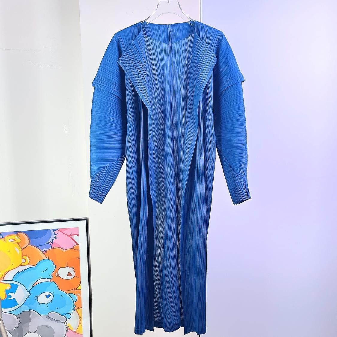 Pleats Please Issey Miyake Pleats Please Issey Miyake Blue Pleated Coat Size 3 Size M / US 6-8 / IT 42-44 - 1 Thumbnail