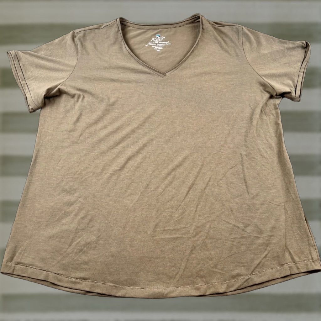 Olive Kuhl Shirt Womens 2XL Olive Juniper V-Neck UPF T-Shirt Green"} Size XXL / US 16-18 / IT 52-54 - 1 Thumbnail