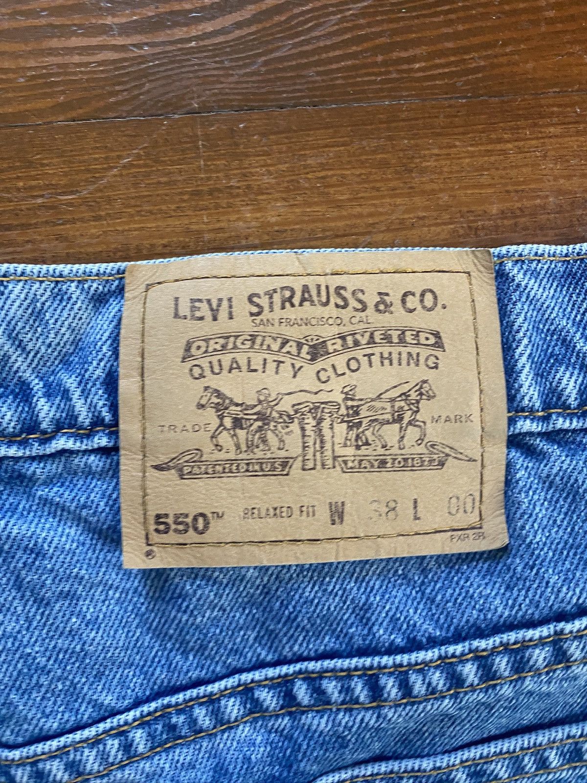Levi's × Vintage Vintage ‘96 Levi’s 550 Orange Tab Relaxed Fit Jean Shorts Size US 37 - 3 Thumbnail