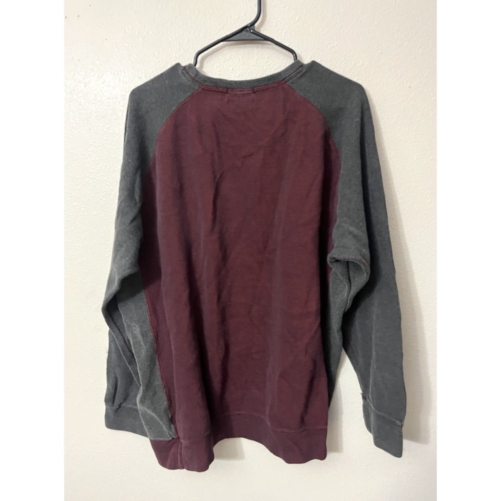 DKNY VTG DKNY Jeans Men 2XL Maroon Cotton Blend Pullover Sweatshirt Crew Neck Long Sleeve Logo Vintage Yes Regular Size US XXL / EU 58 / 5 - 2 Thumbnail