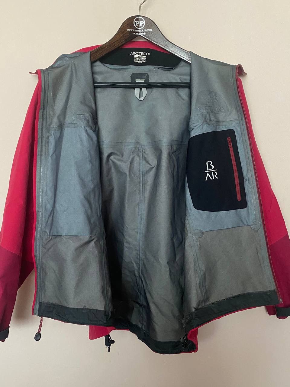 Arc'teryx Arc’teryx Gore-tex Pro Shell jacket pink Size M / US 6-8 / IT 42-44 - 12 Thumbnail