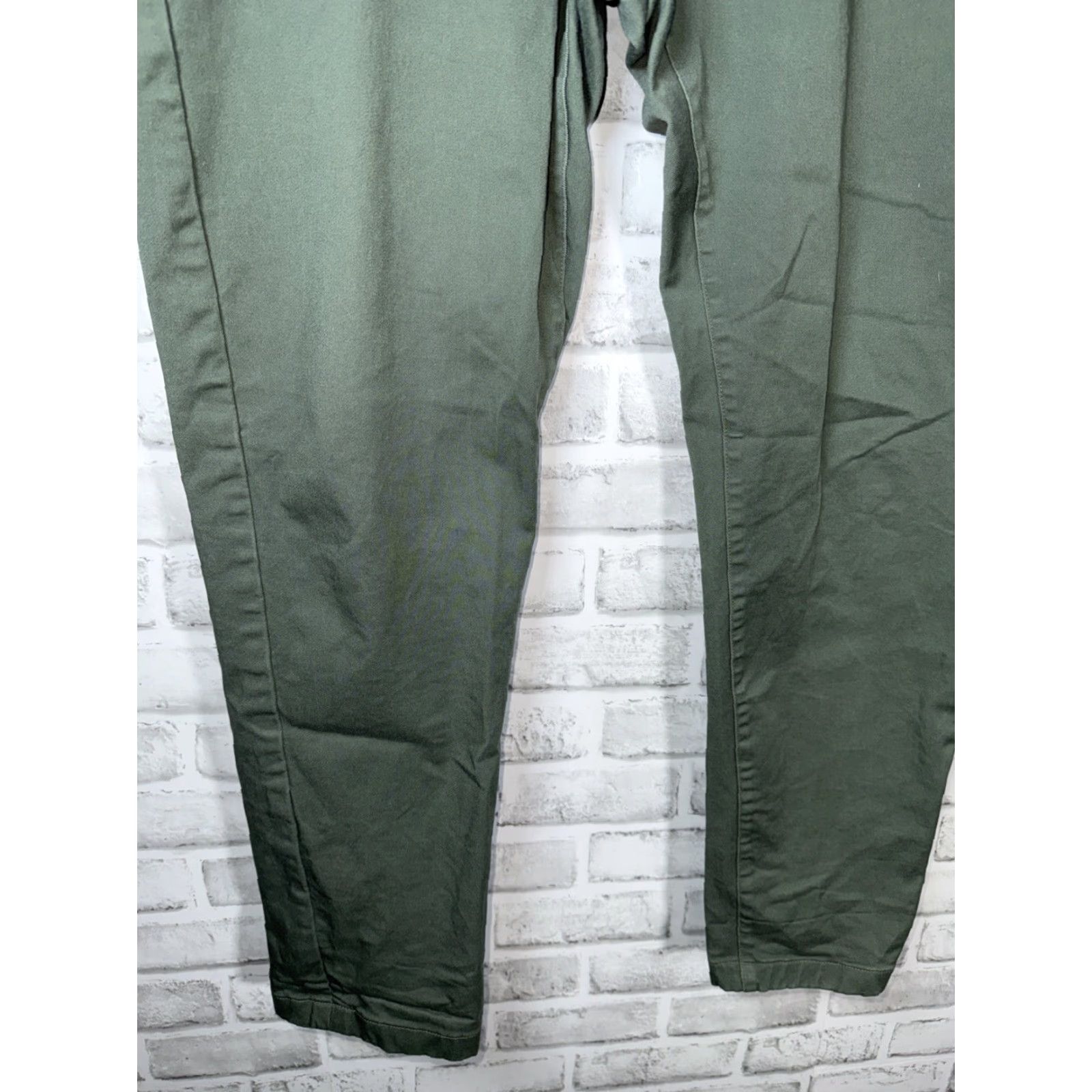 Proper Cloth Proper Cloth Green Chino Pants Mens 40 Regular Inseam 29 Stretch Lightweight Zip Front Casual Formal Workwear Pants Size US 40 / EU 56 - 4 Thumbnail