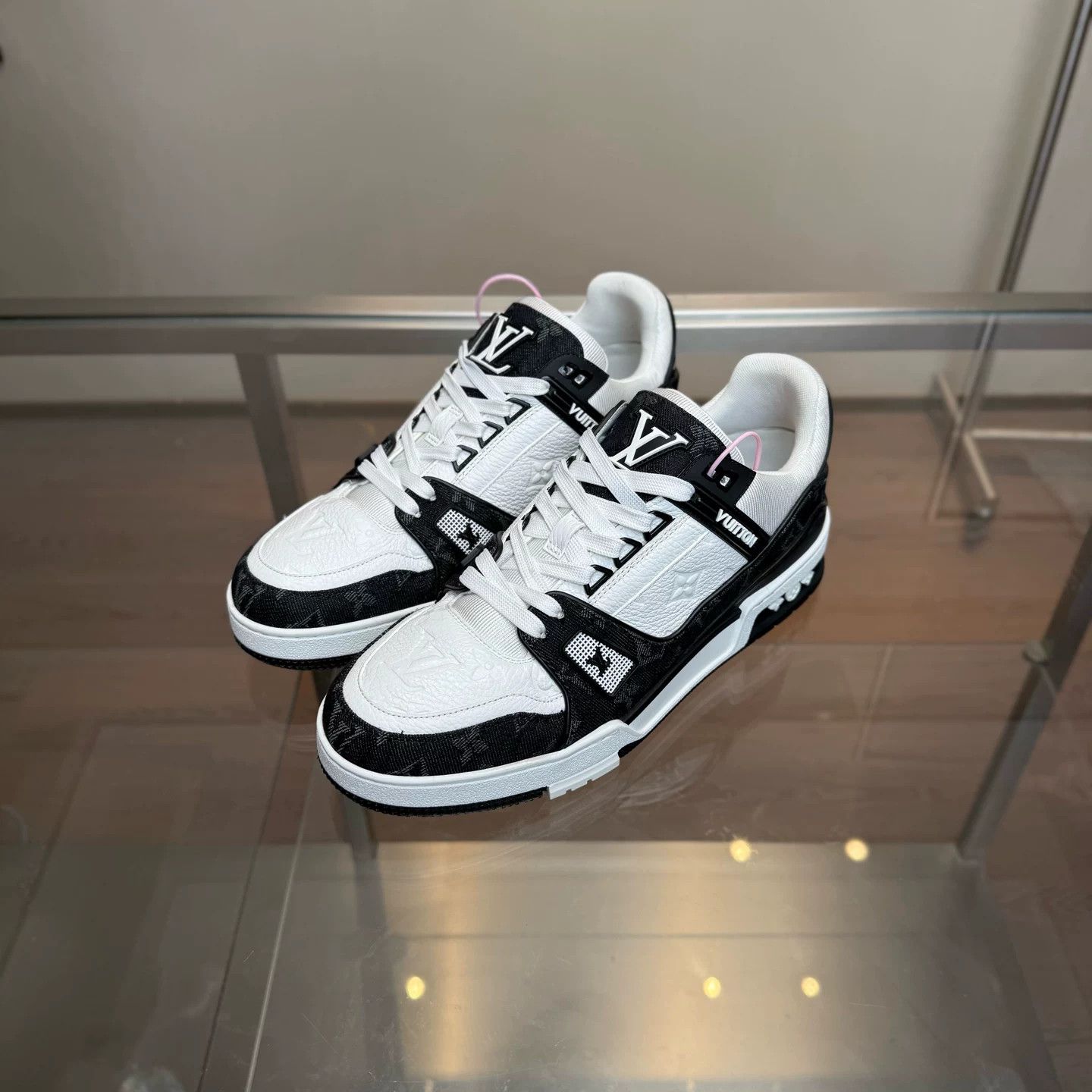 Louis Vuitton Louis Vuitton LV Trainer Sneakers Size US 9 / EU 42 - 1 Thumbnail