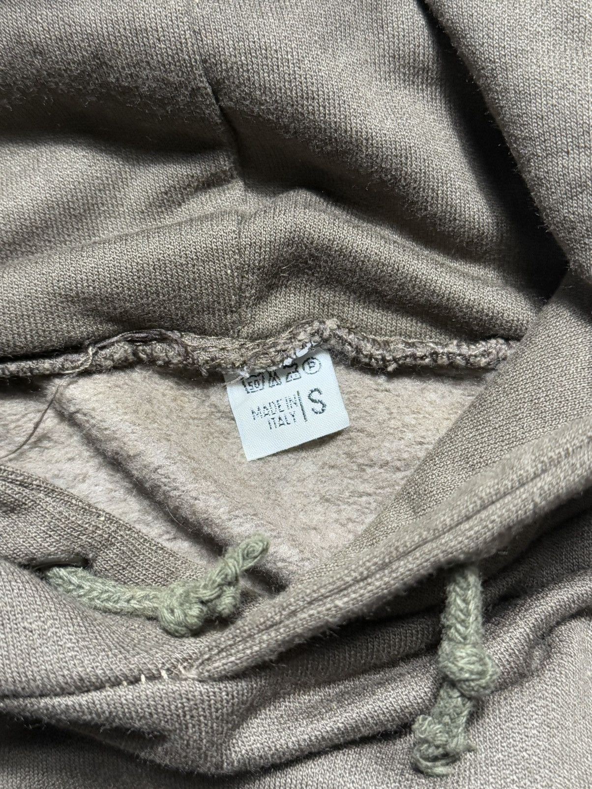 Vintage Boxy Cropped Fit Hoodie Unisex Made in italy streetwear Size US S / EU 44-46 / 1 - 4 Thumbnail