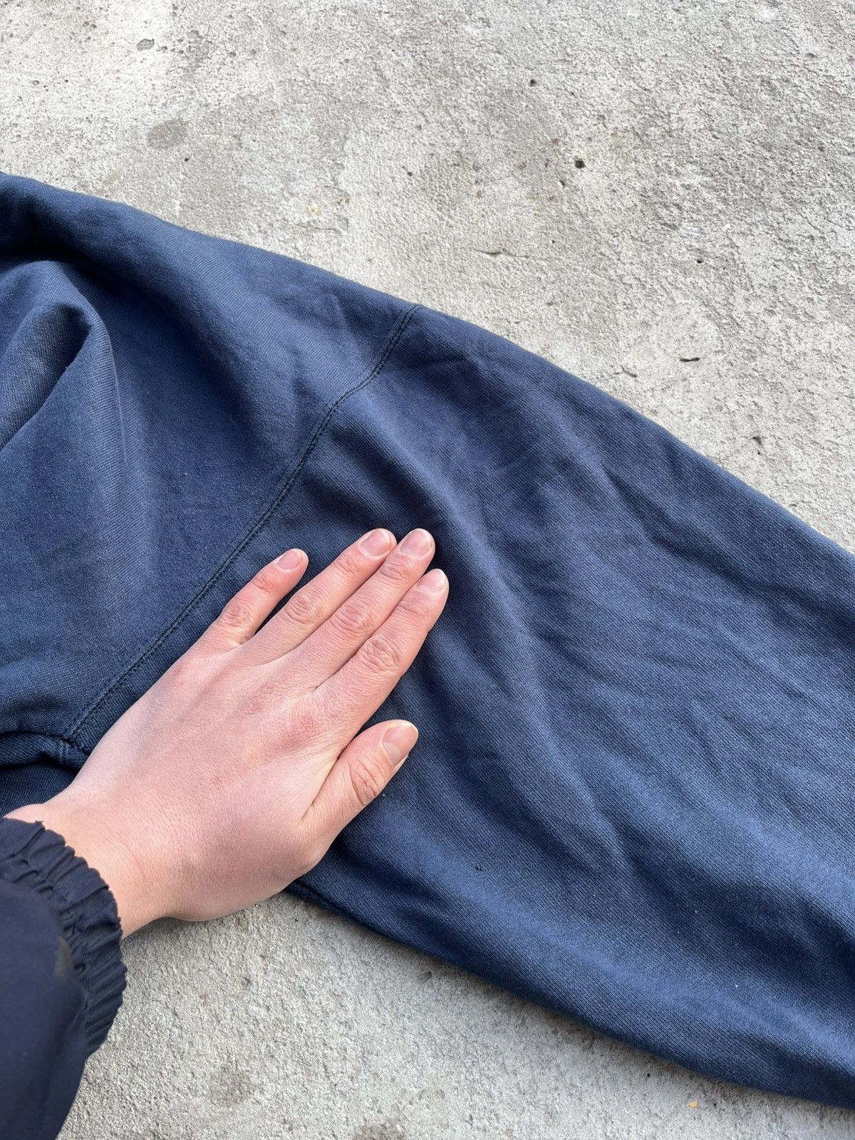 Japanese Brand × Valentino × Vintage 90s Valentino Big Logo Faded Cropped Baggy Boxy Sweatshirt Size US S / EU 44-46 / 1 - 5 Thumbnail