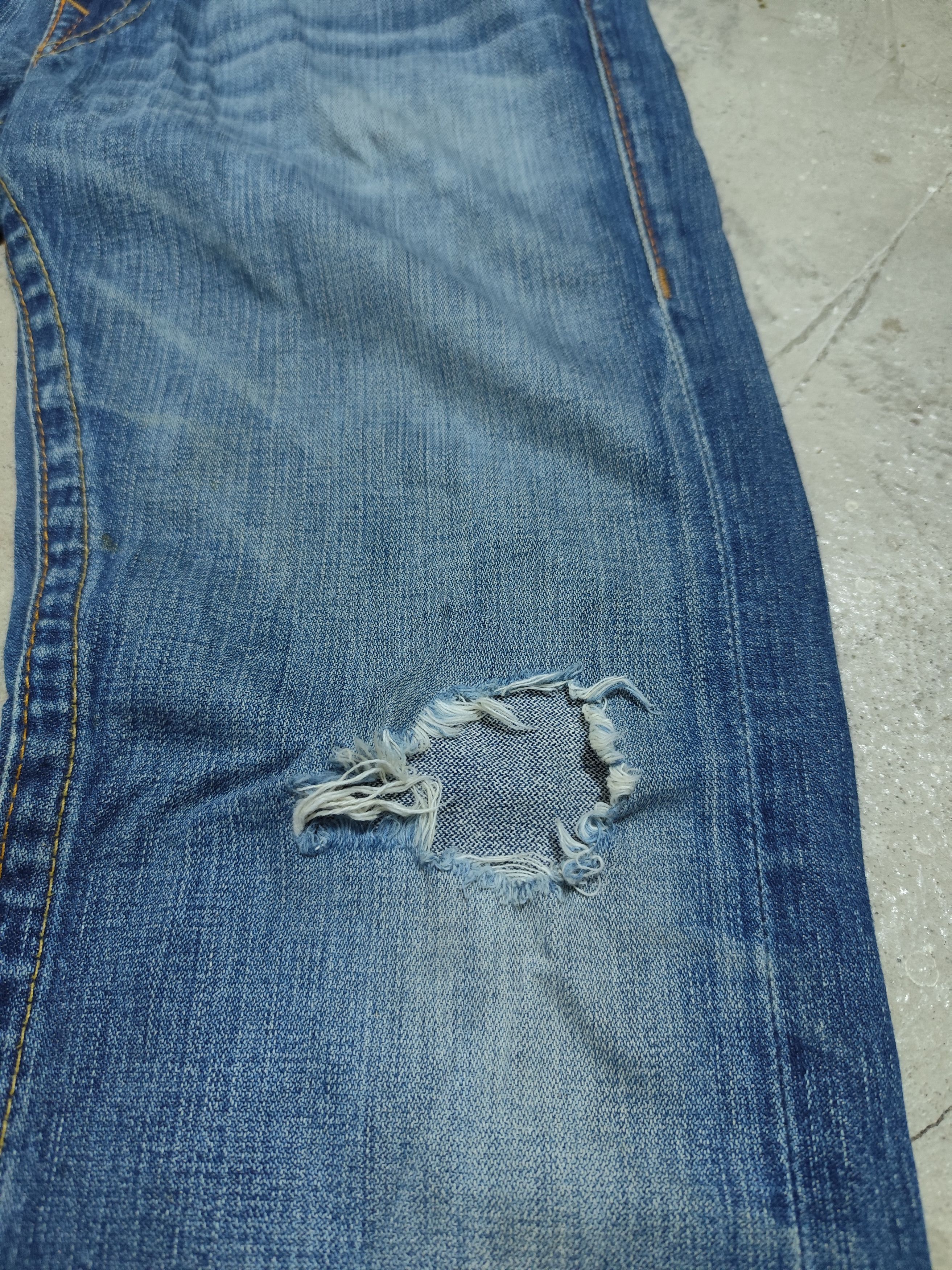 True Religion True Religion Distress Flared Pants Size US 34 / EU 50 - 5 Thumbnail