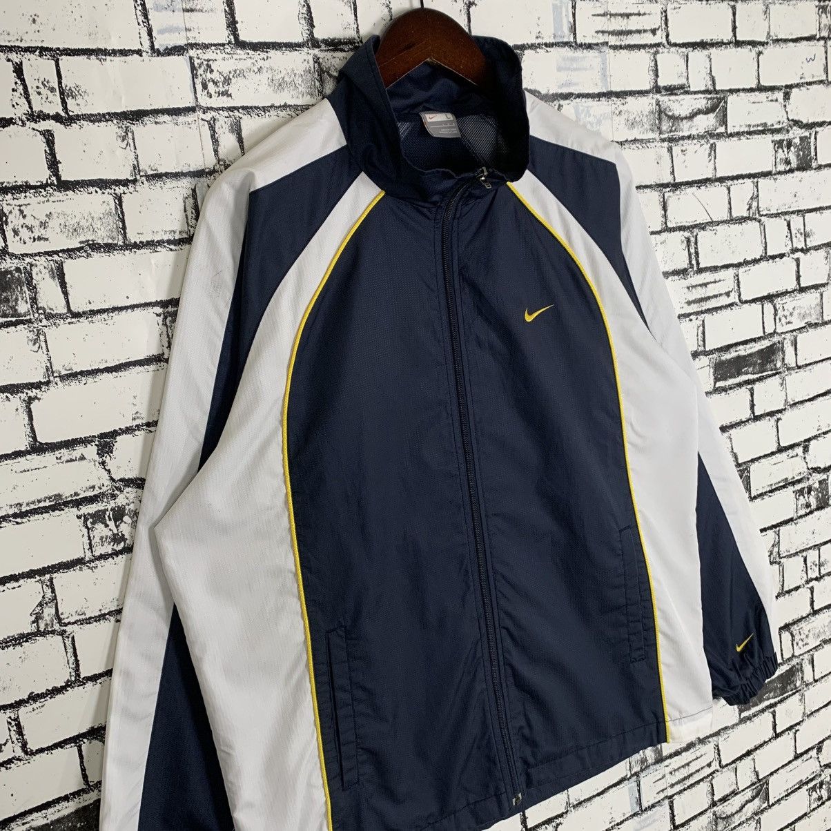 Nike × Vintage Sportwear Nike Swoosh Small Logo Embroidered Windbreaker Size US L / EU 52-54 / 3 - 4 Thumbnail